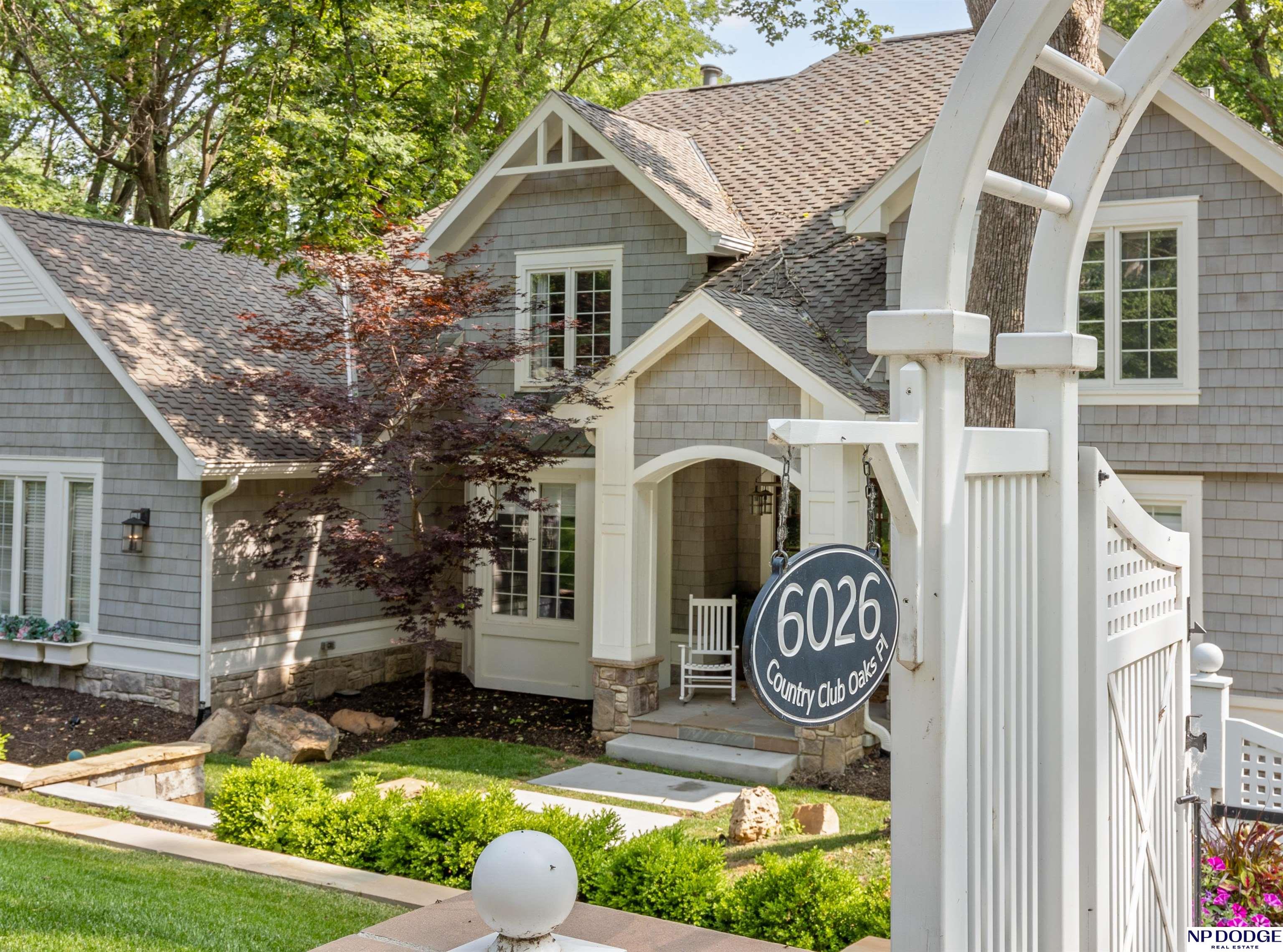 6026 Country Club Oaks Place, Omaha, NE, 68152