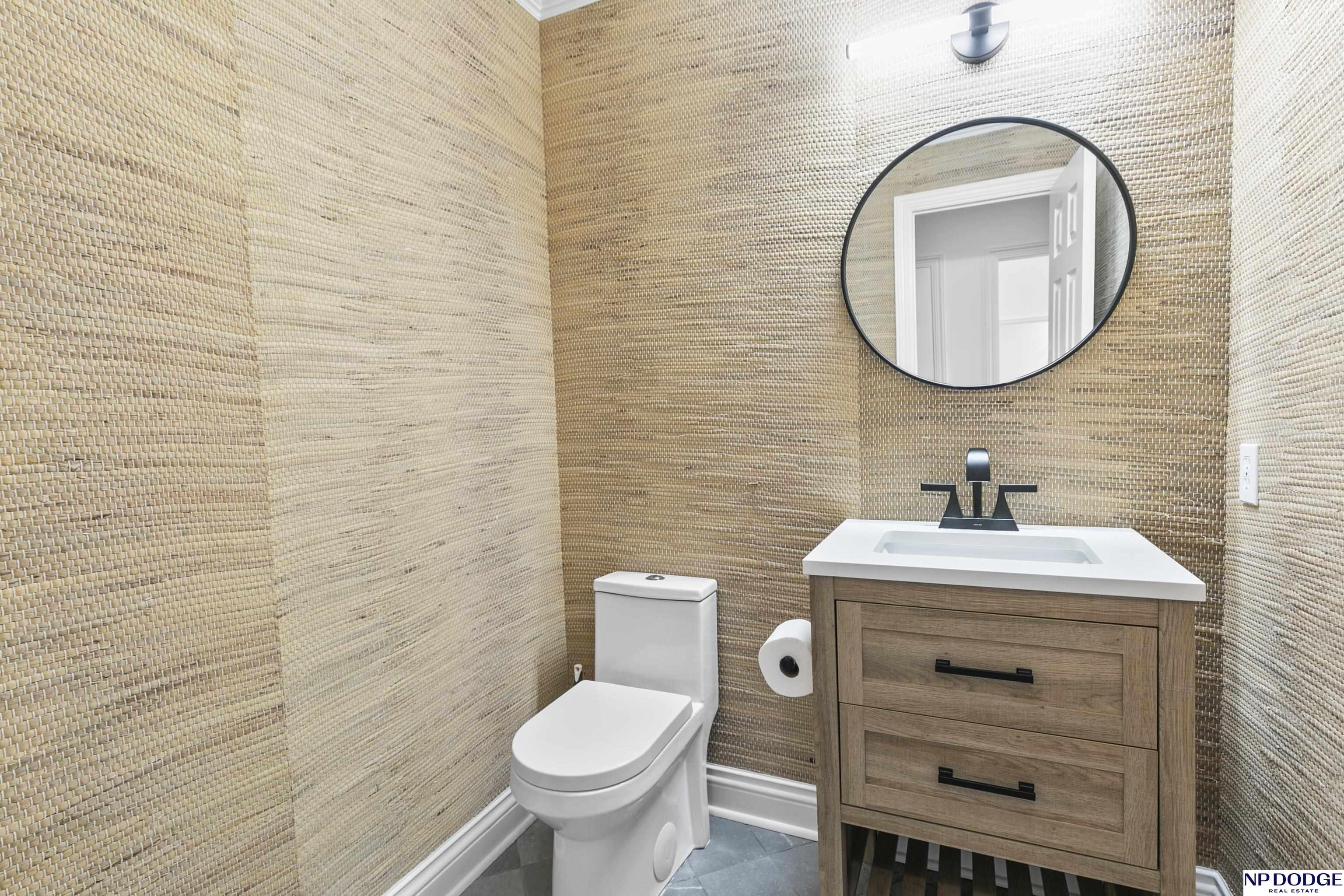 6026 Country Club Oaks Place, Omaha, NE, 68152