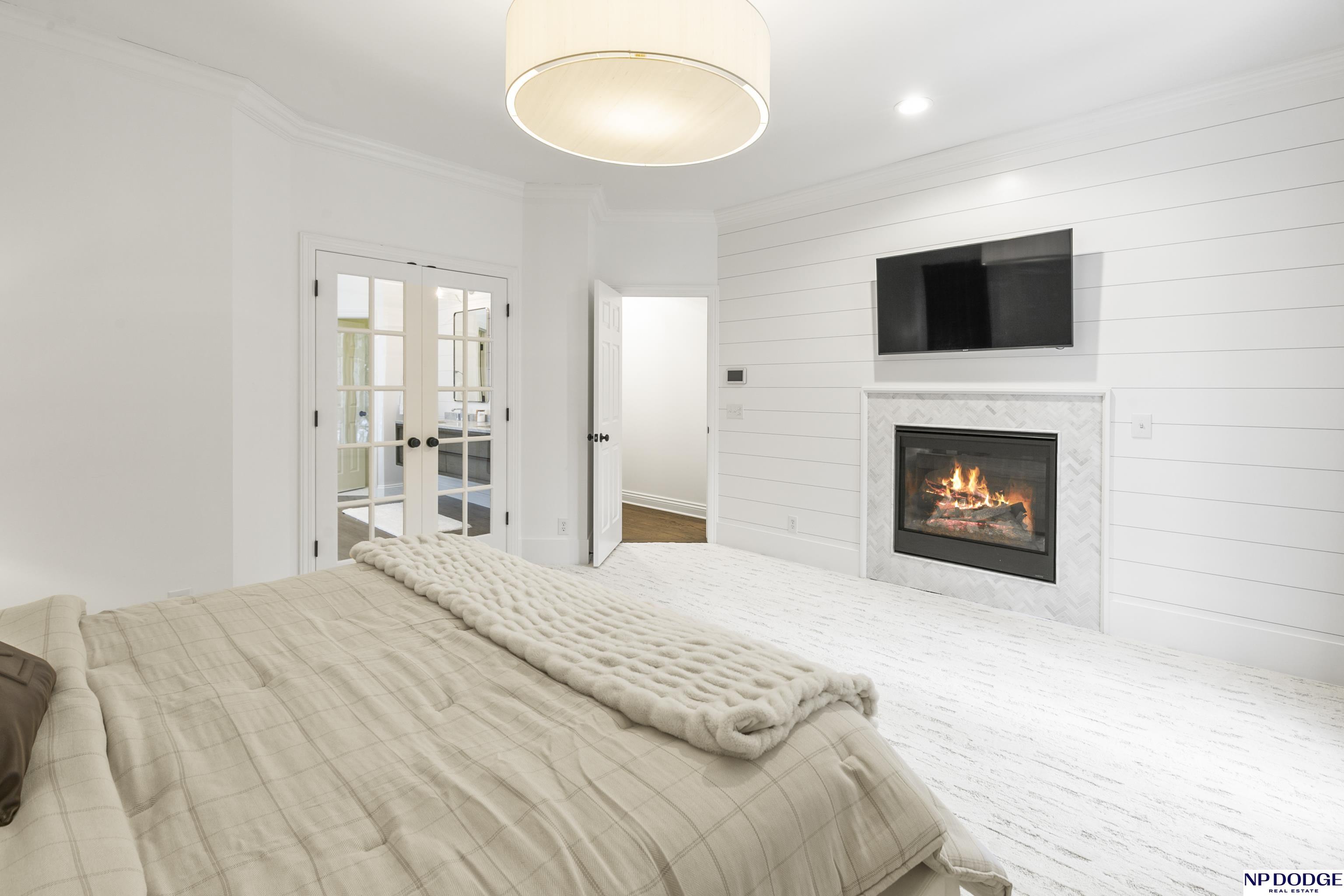 6026 Country Club Oaks Place, Omaha, NE, 68152