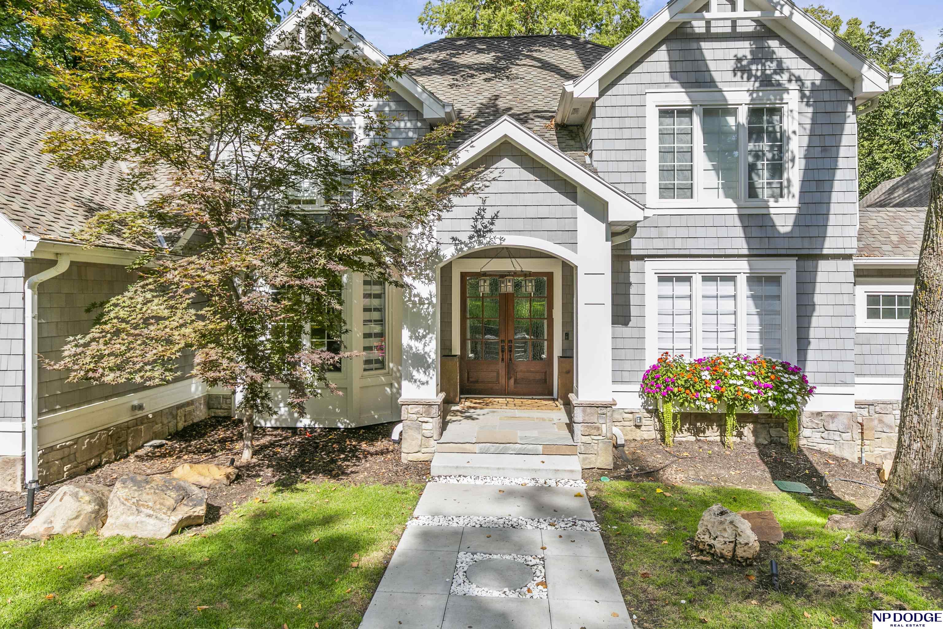 6026 Country Club Oaks Place, Omaha, NE, 68152