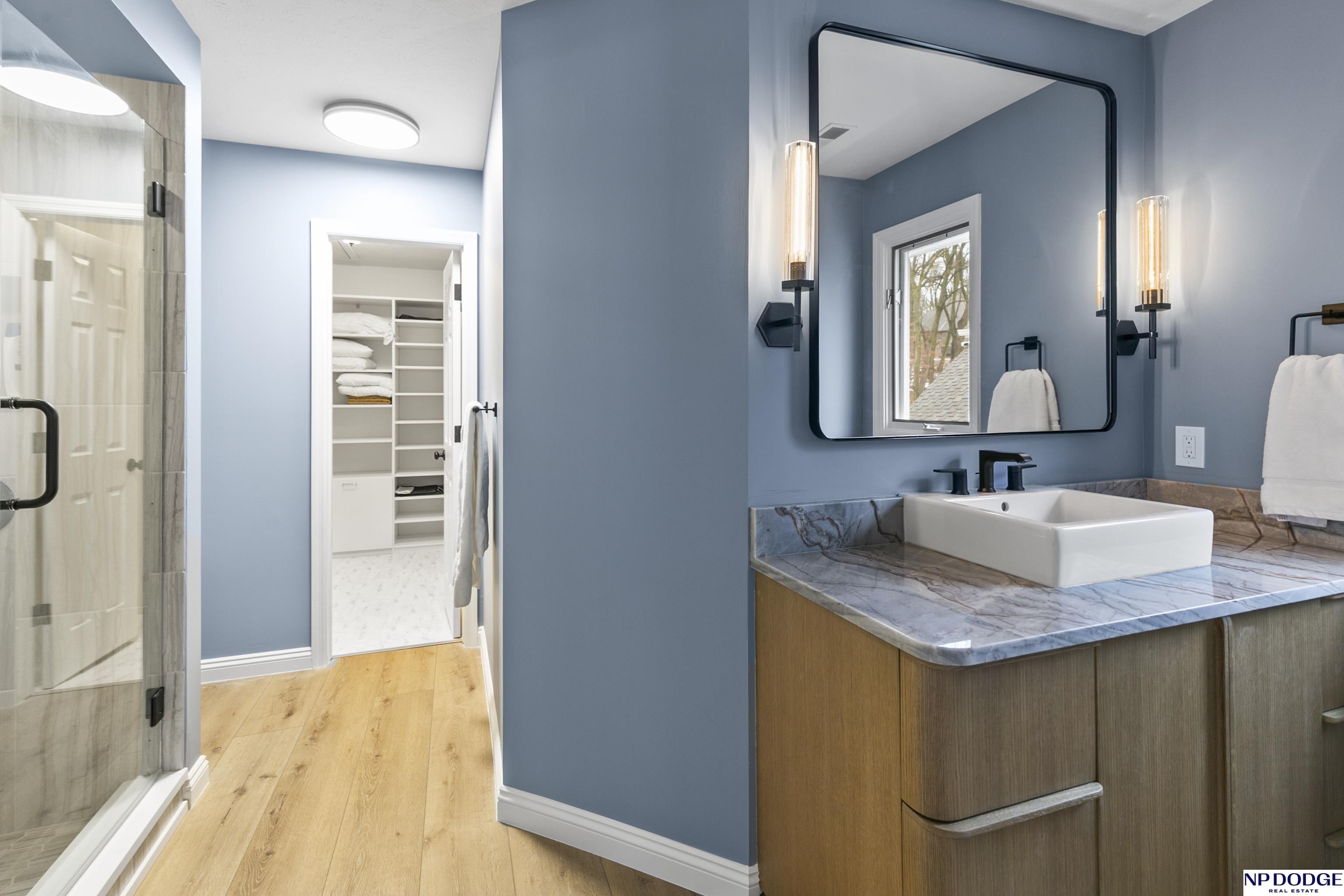 6026 Country Club Oaks Place, Omaha, NE, 68152