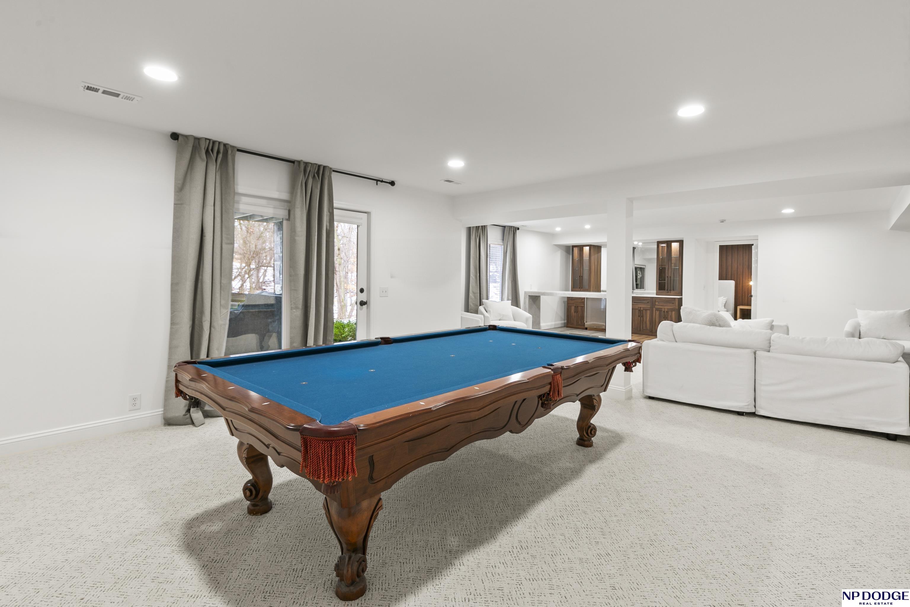 6026 Country Club Oaks Place, Omaha, NE, 68152