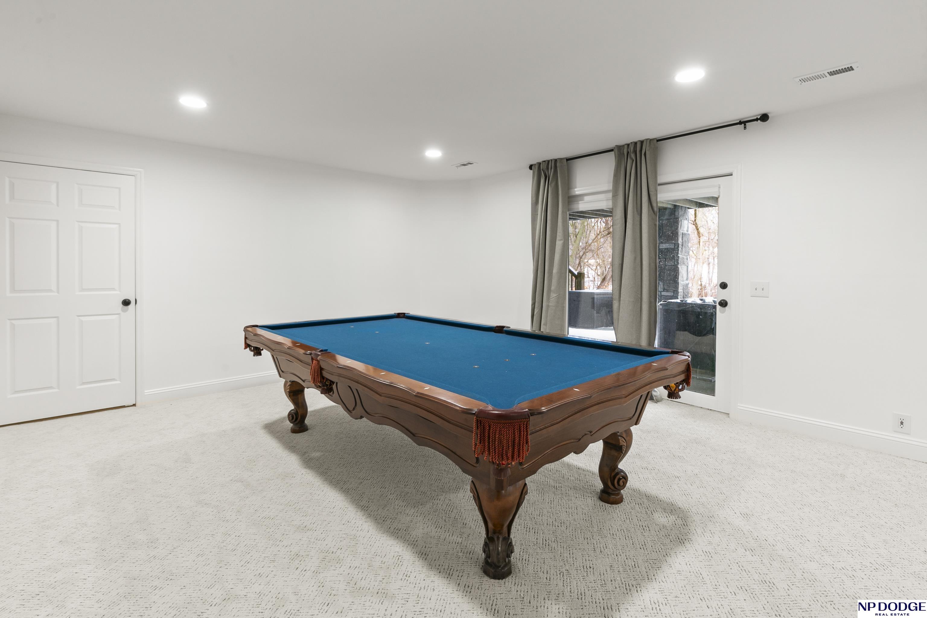 6026 Country Club Oaks Place, Omaha, NE, 68152