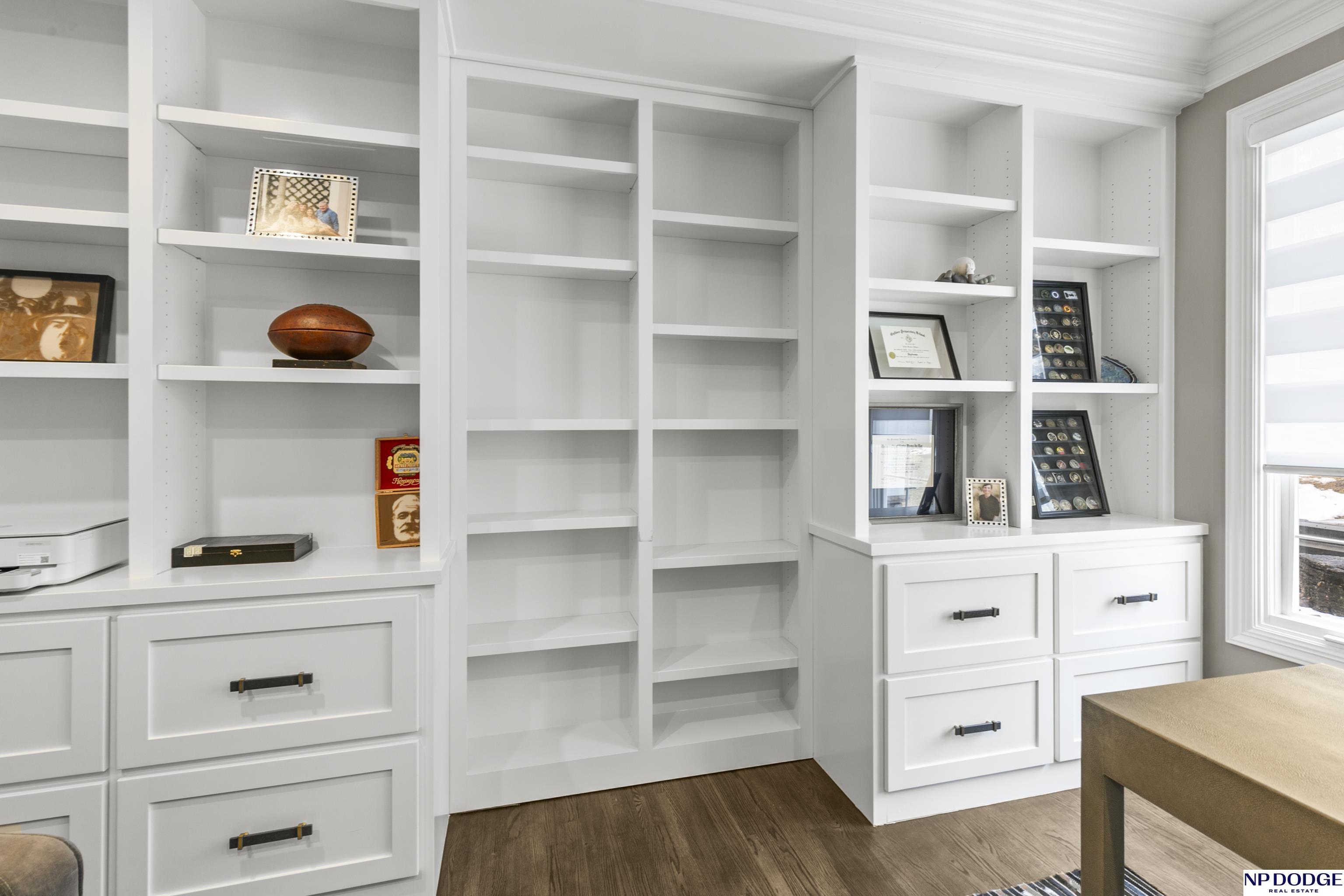 6026 Country Club Oaks Place, Omaha, NE, 68152