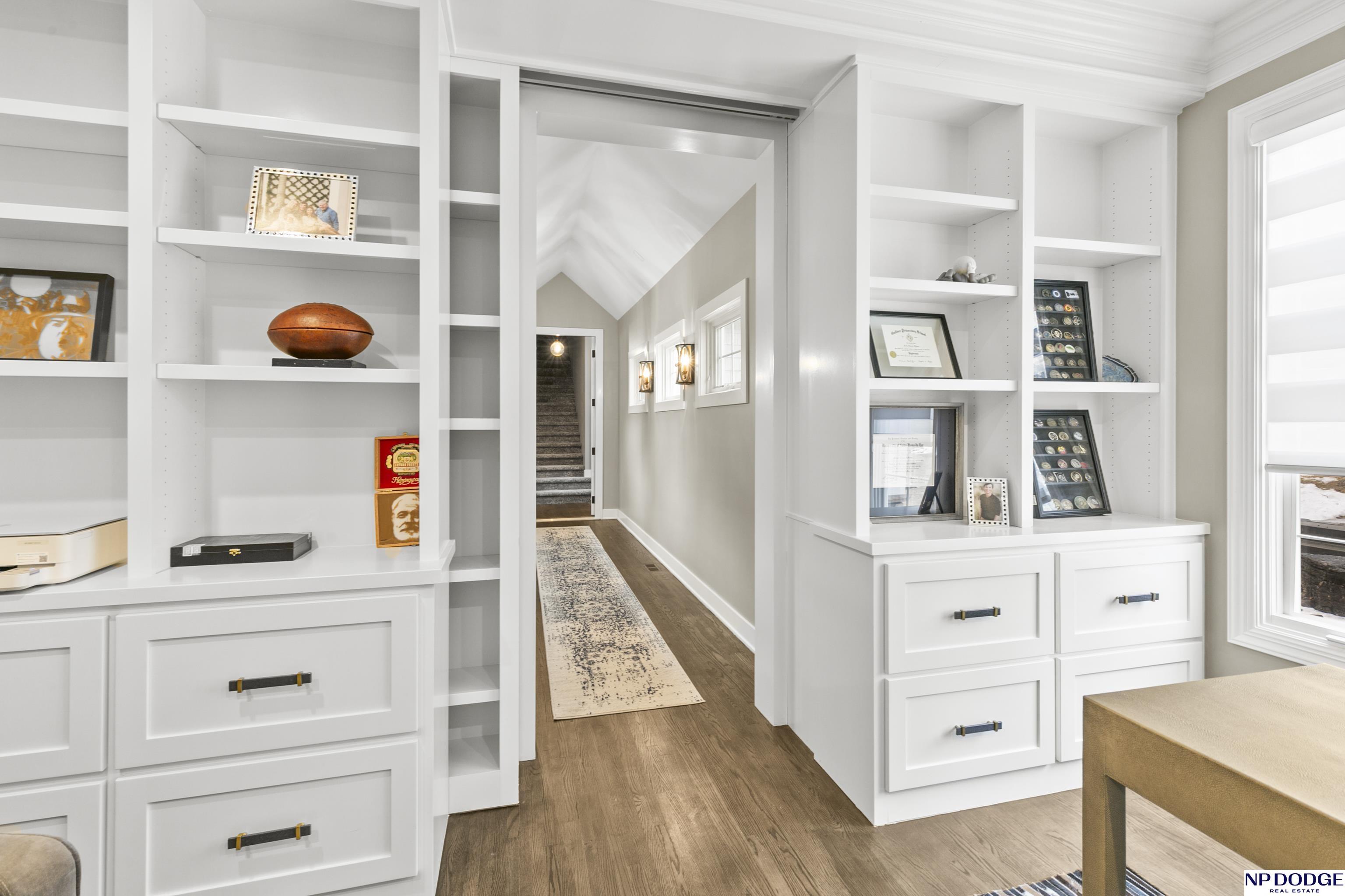 6026 Country Club Oaks Place, Omaha, NE, 68152