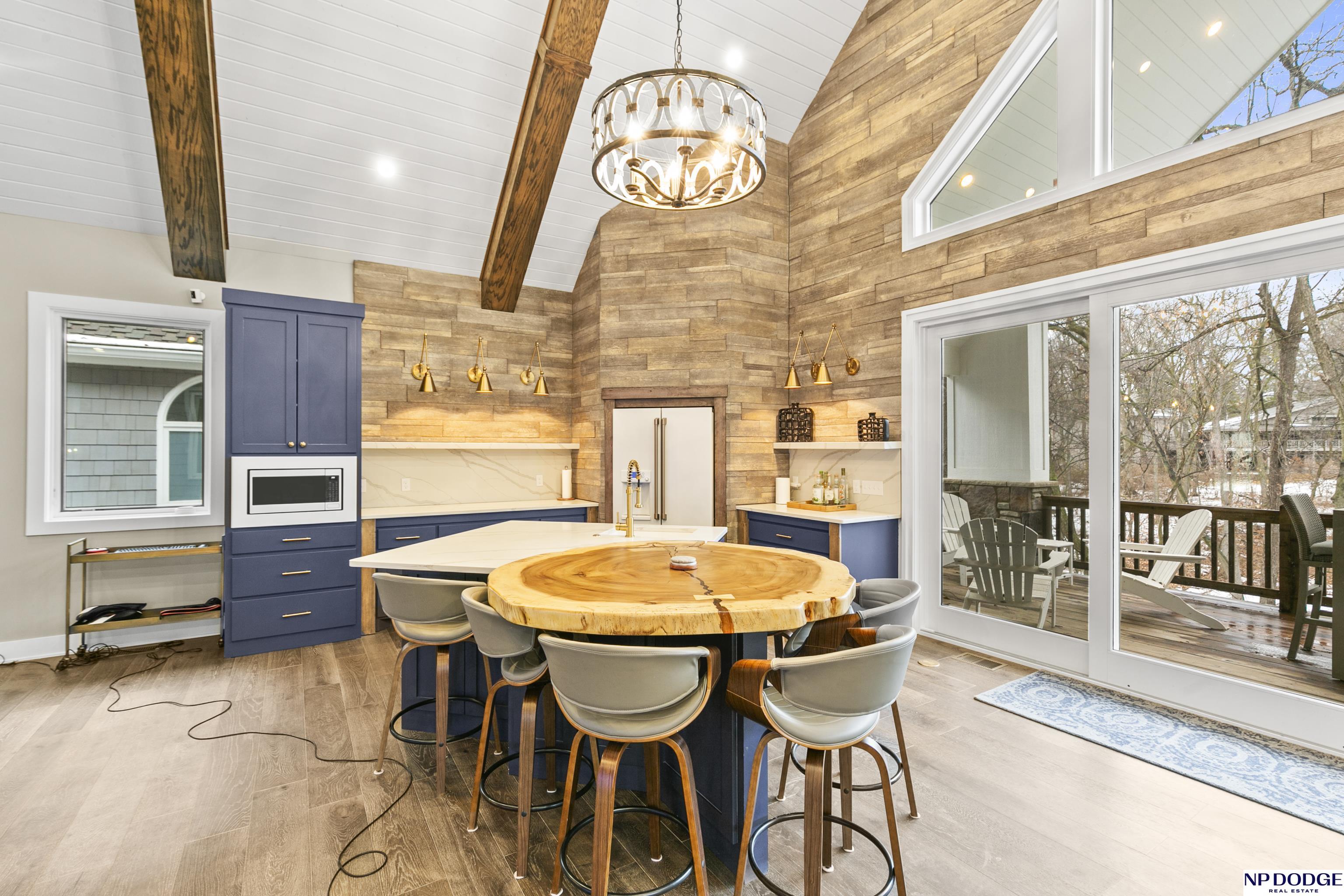 6026 Country Club Oaks Place, Omaha, NE, 68152