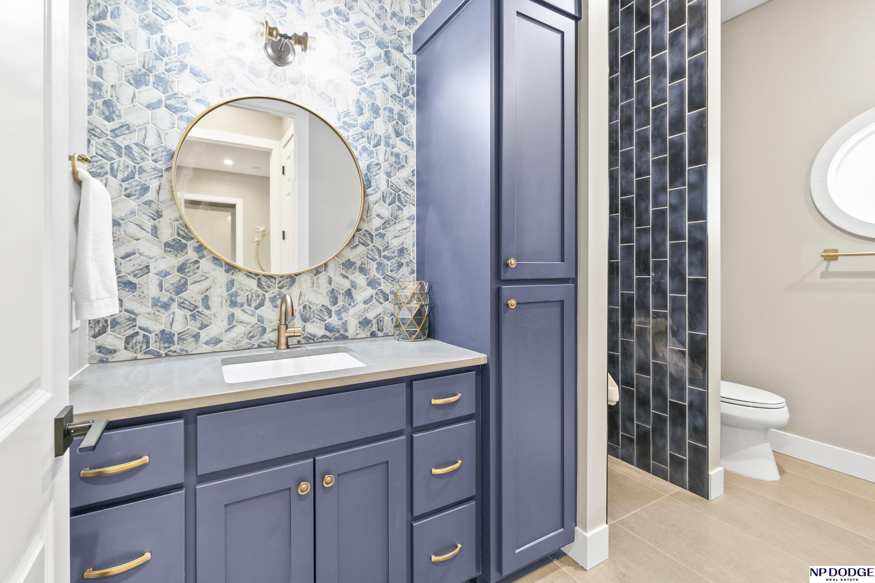 6026 Country Club Oaks Place, Omaha, NE, 68152