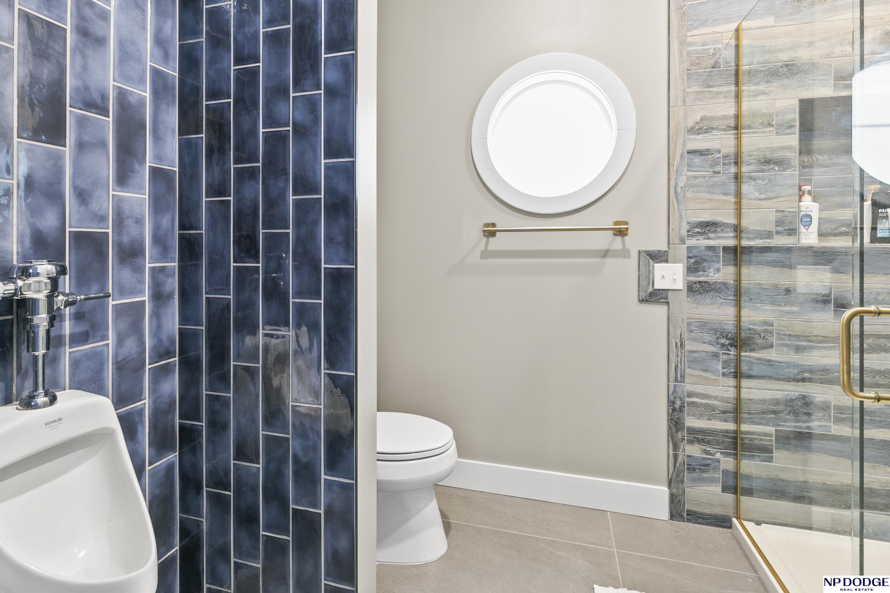 6026 Country Club Oaks Place, Omaha, NE, 68152