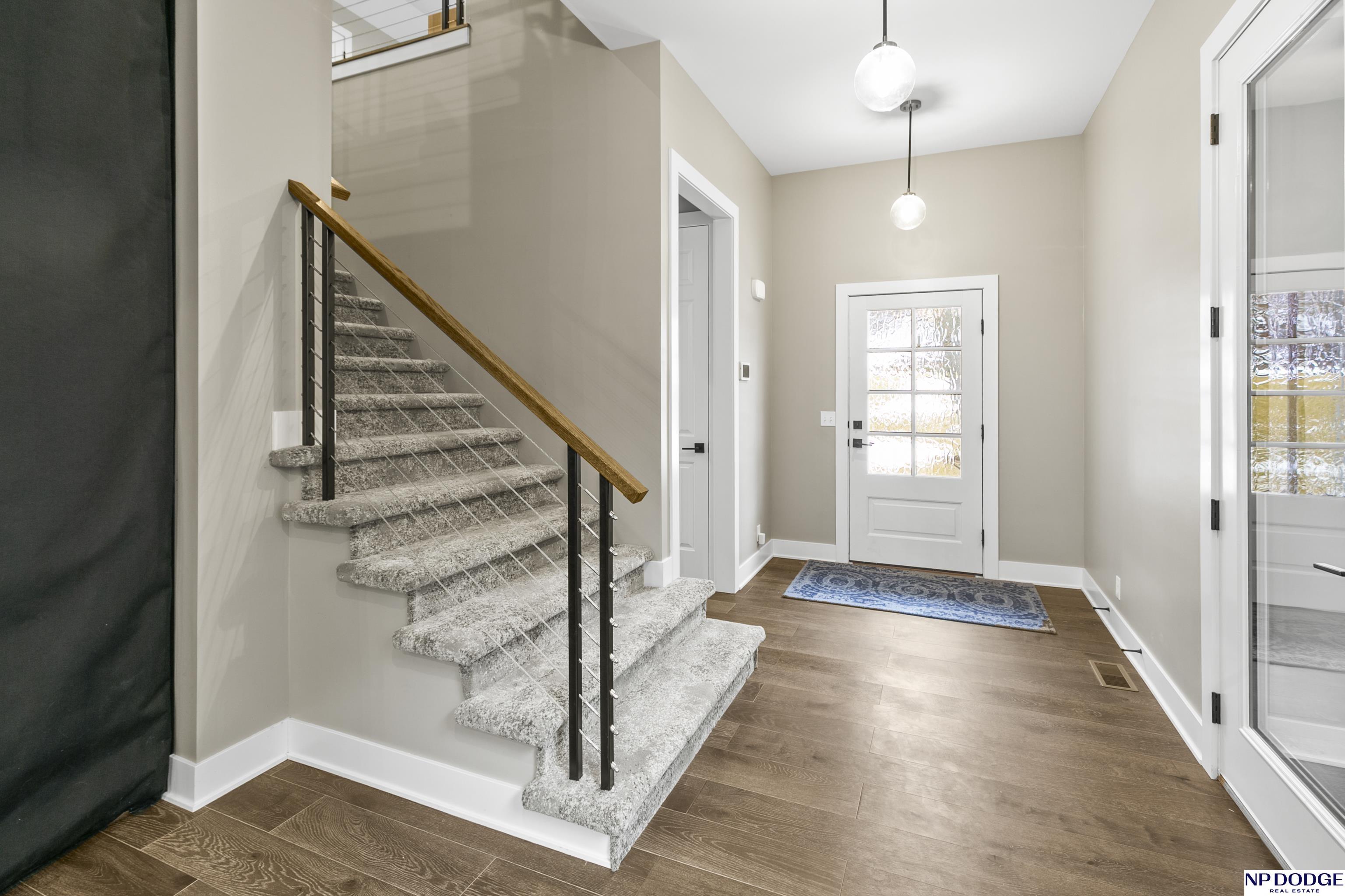 6026 Country Club Oaks Place, Omaha, NE, 68152