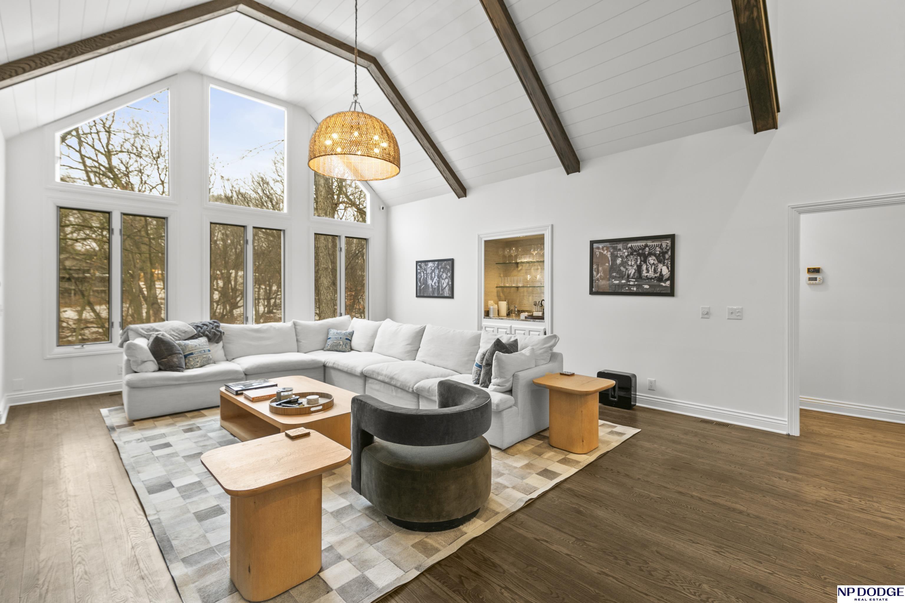 6026 Country Club Oaks Place, Omaha, NE, 68152