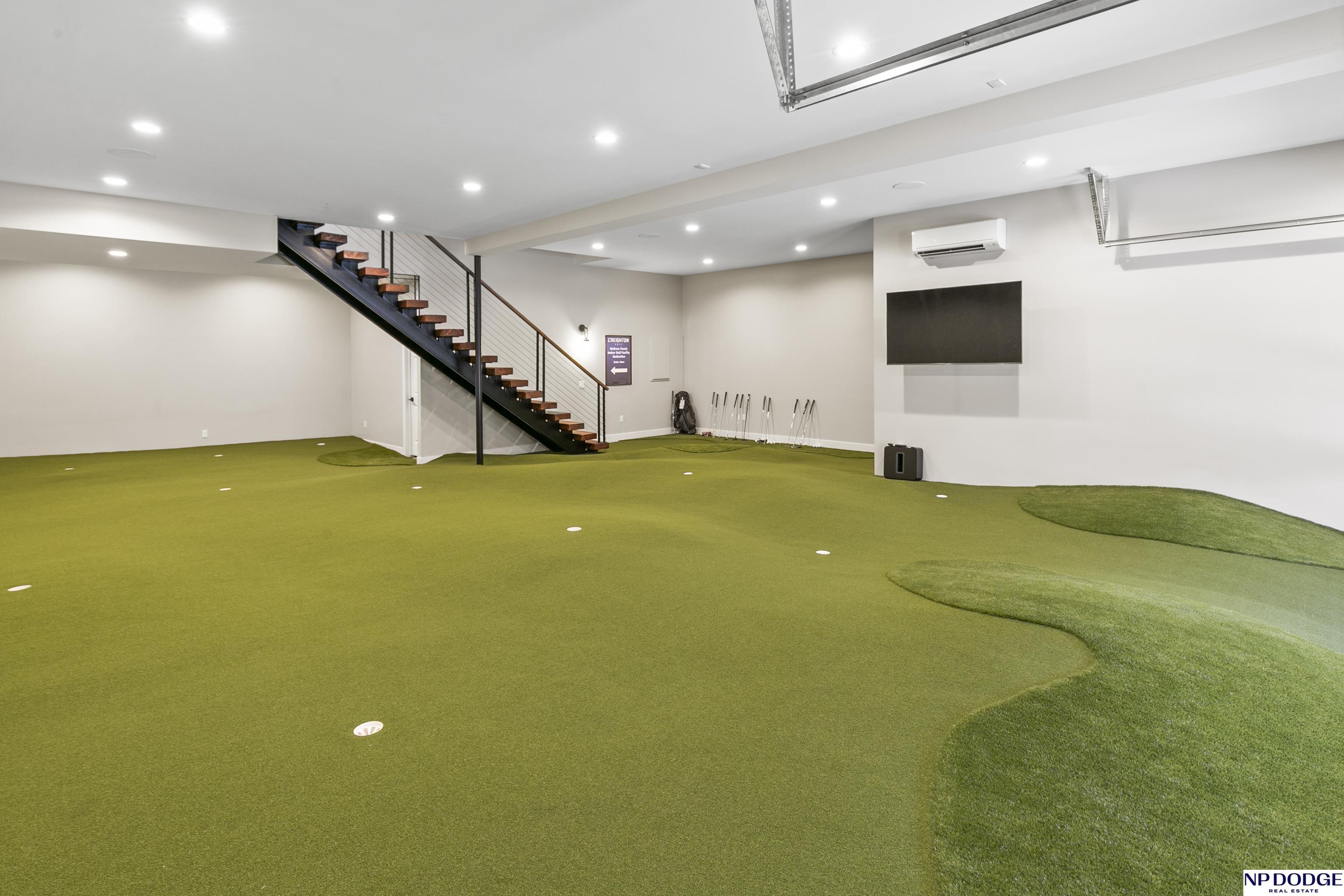 6026 Country Club Oaks Place, Omaha, NE, 68152