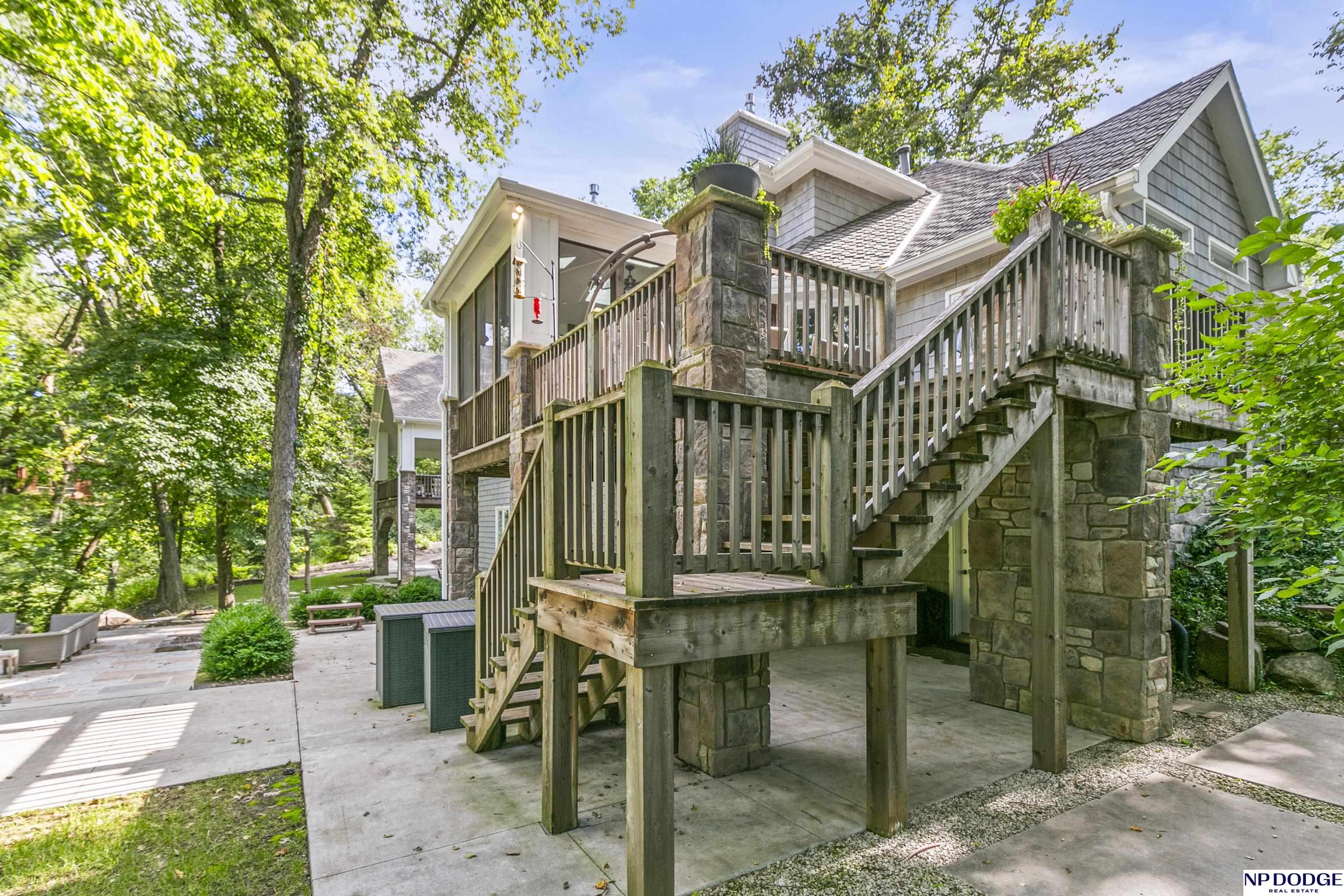 6026 Country Club Oaks Place, Omaha, NE, 68152