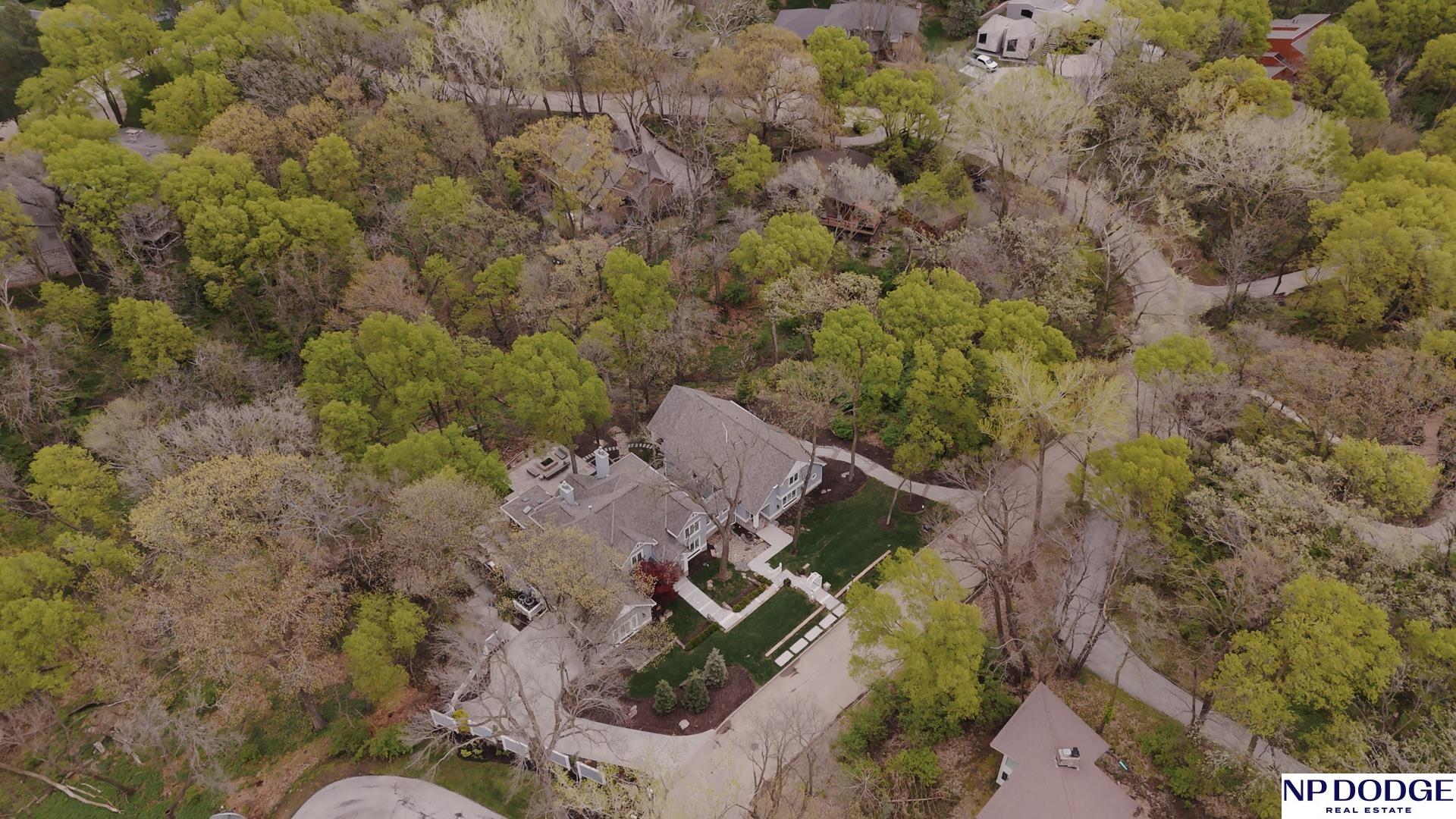 6026 Country Club Oaks Place, Omaha, NE, 68152