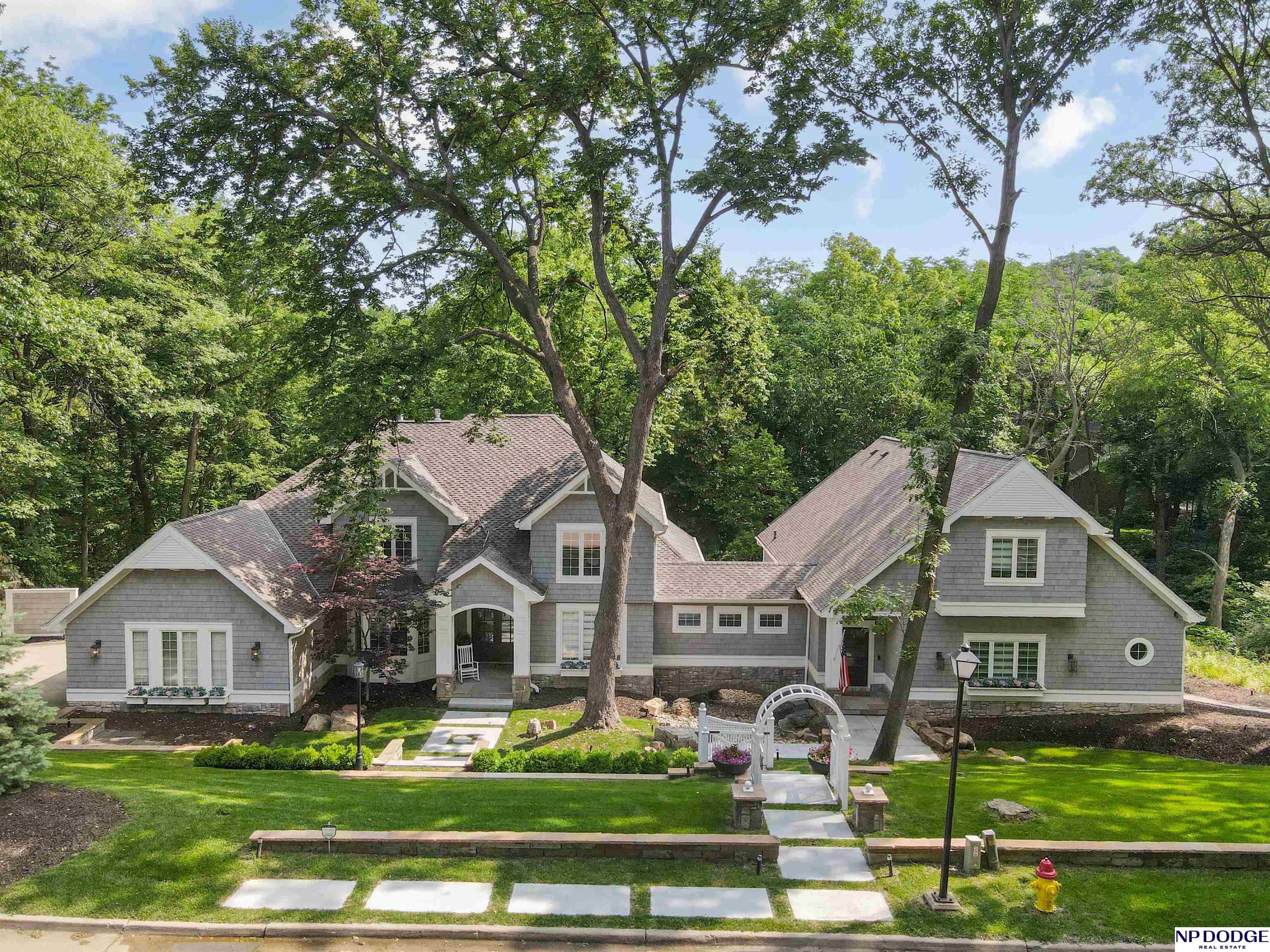 6026 Country Club Oaks Place, Omaha, NE, 68152