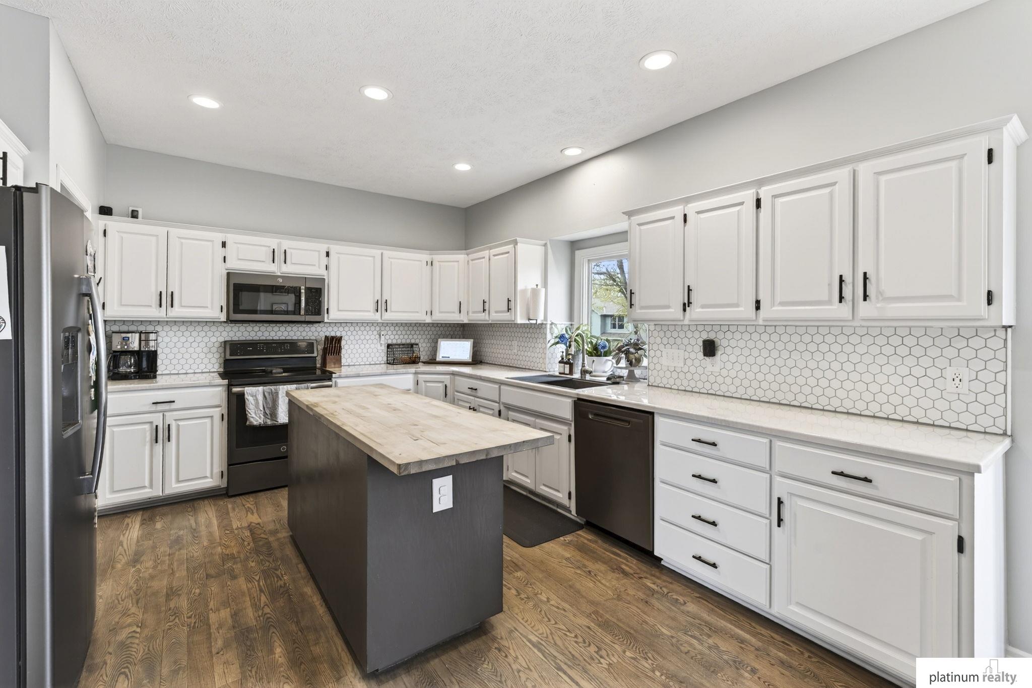 4504 Mark Street, Papillion, NE, 68133