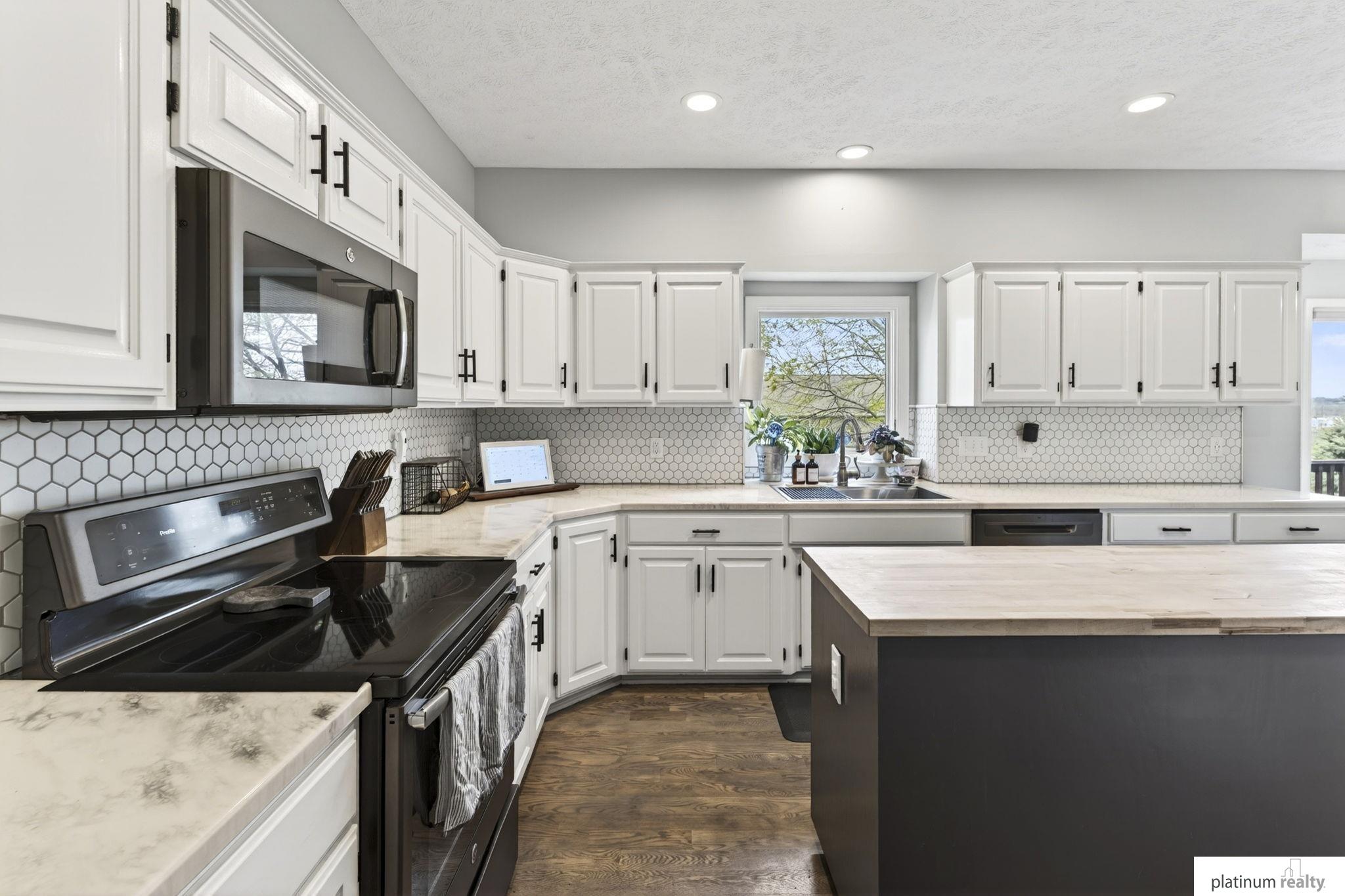 4504 Mark Street, Papillion, NE, 68133