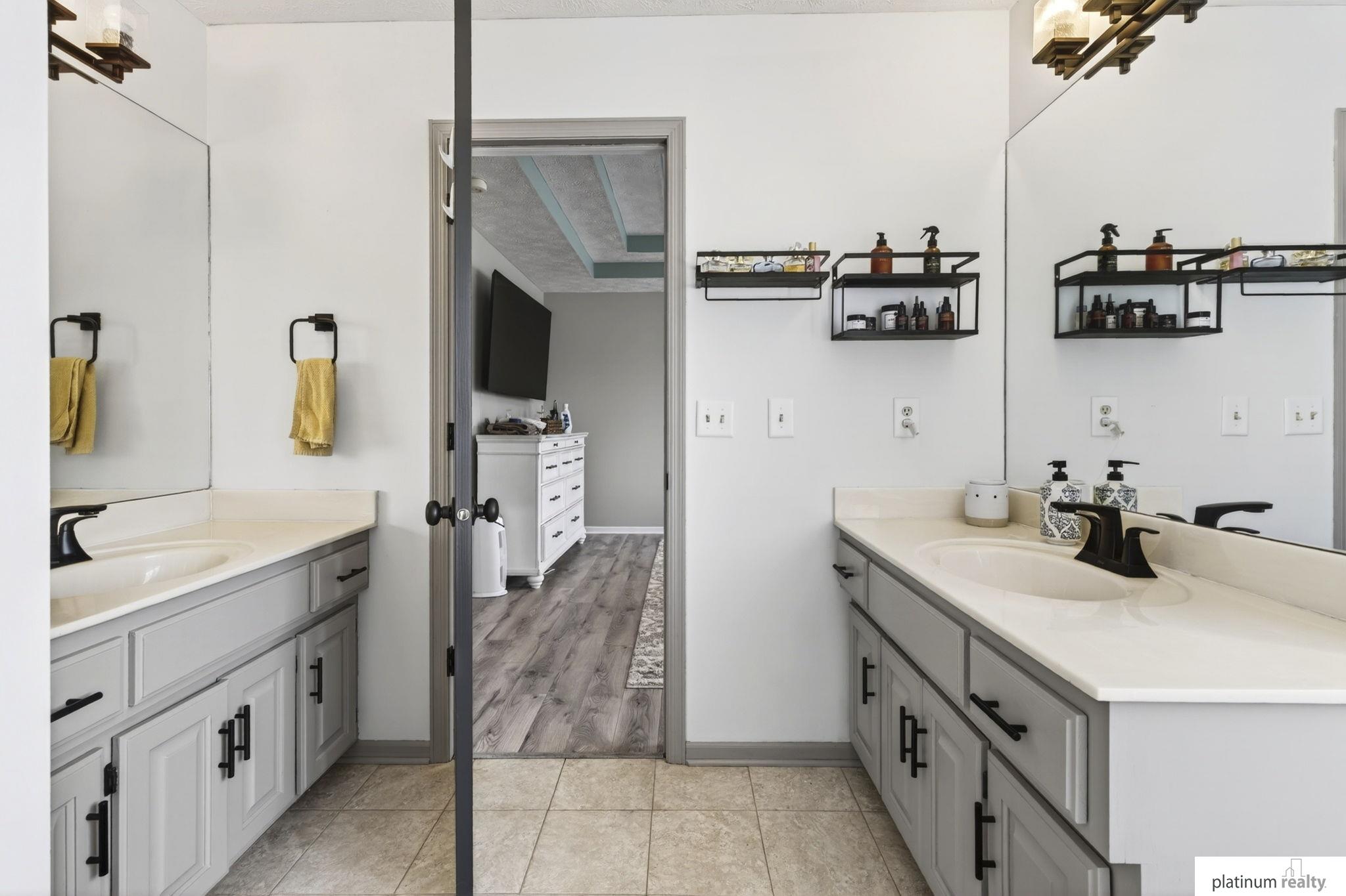 4504 Mark Street, Papillion, NE, 68133