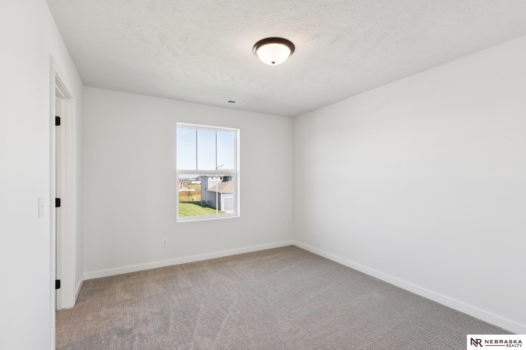 12406 89th Avenue, Papillion, NE, 68046