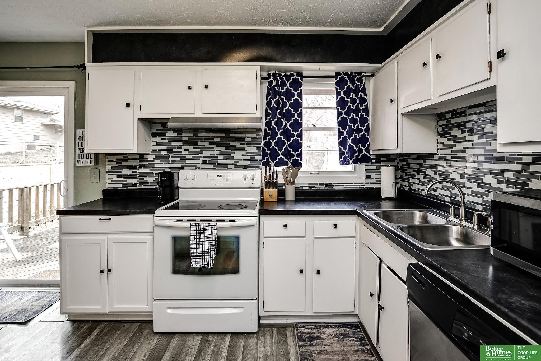 8110 Bowie Drive, Omaha, NE, 68114