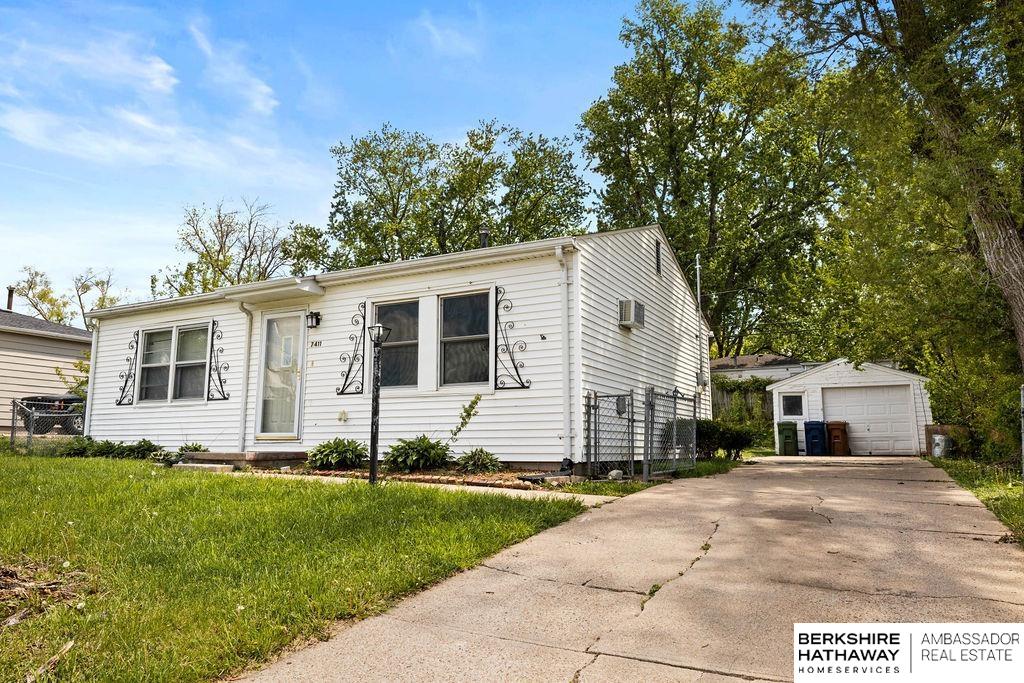 Photo of 7411 S 41 Avenue Bellevue NE 68147