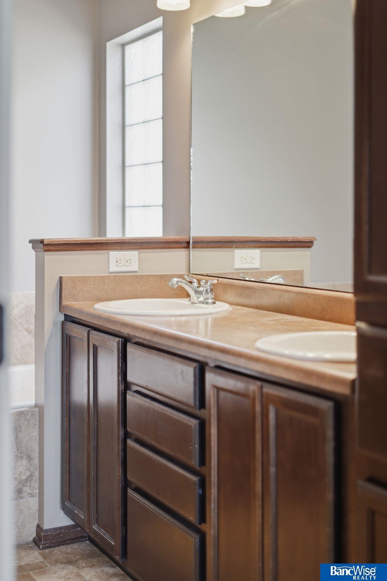 9212 29th Street, Lincoln, NE, 68516