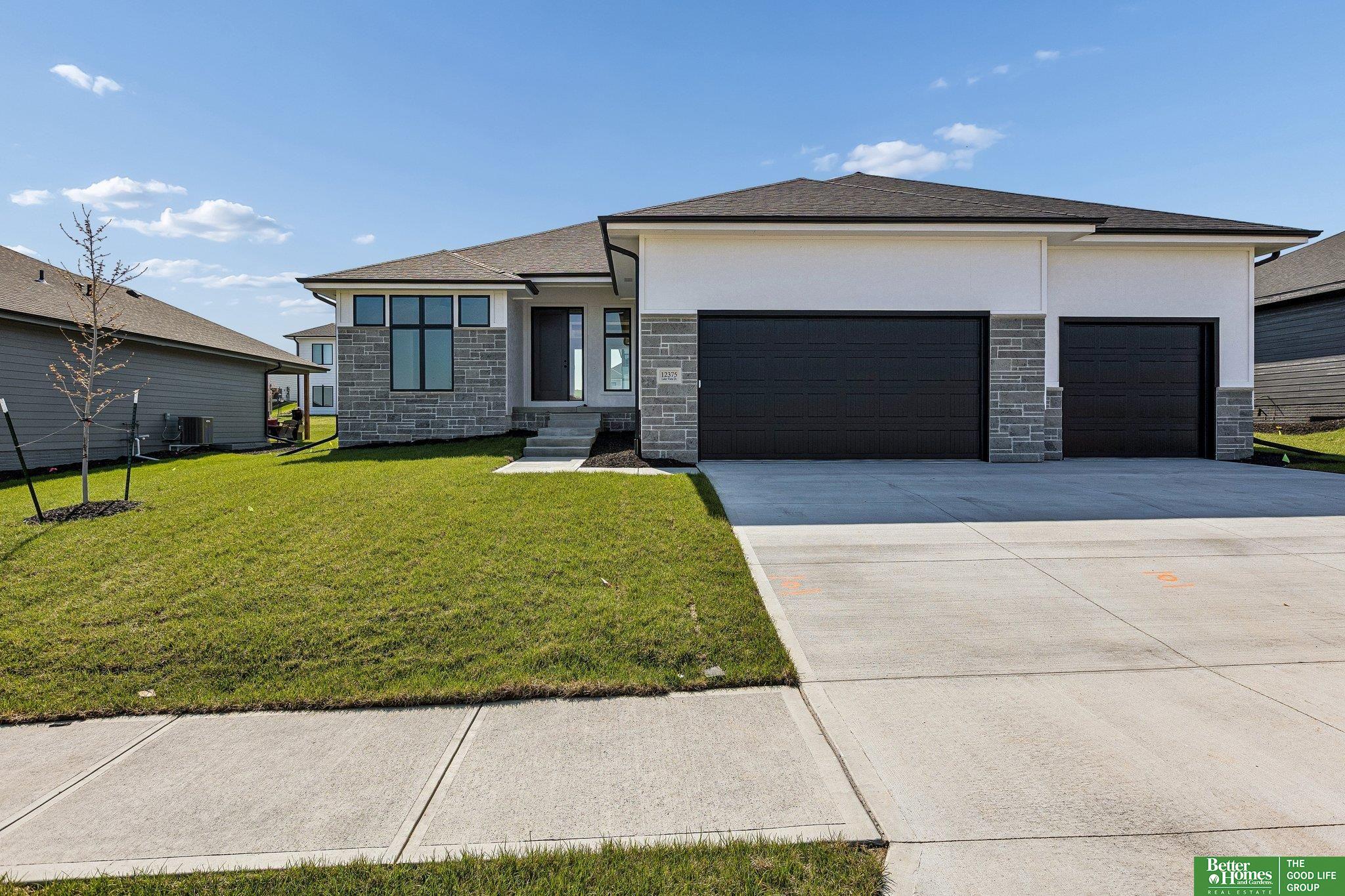 12375 Lake Vista Drive, Papillion, NE 68046 — MLS #22610819 — Main listing photo