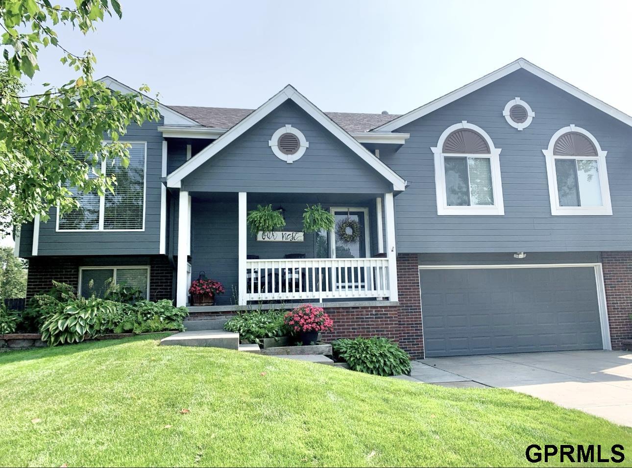 1807 Savannah Drive, Papillion, NE, 68133