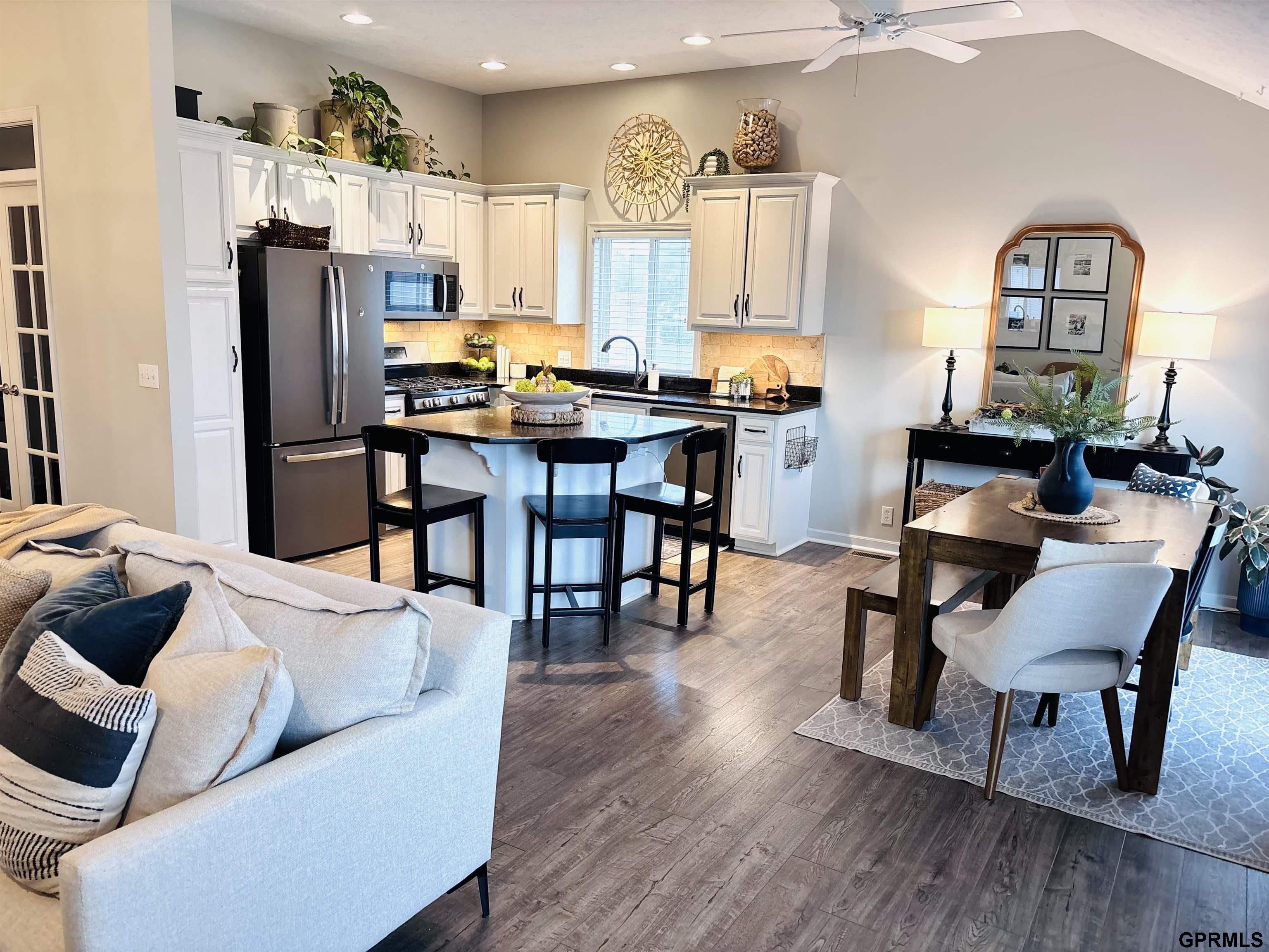 1807 Savannah Drive, Papillion, NE, 68133