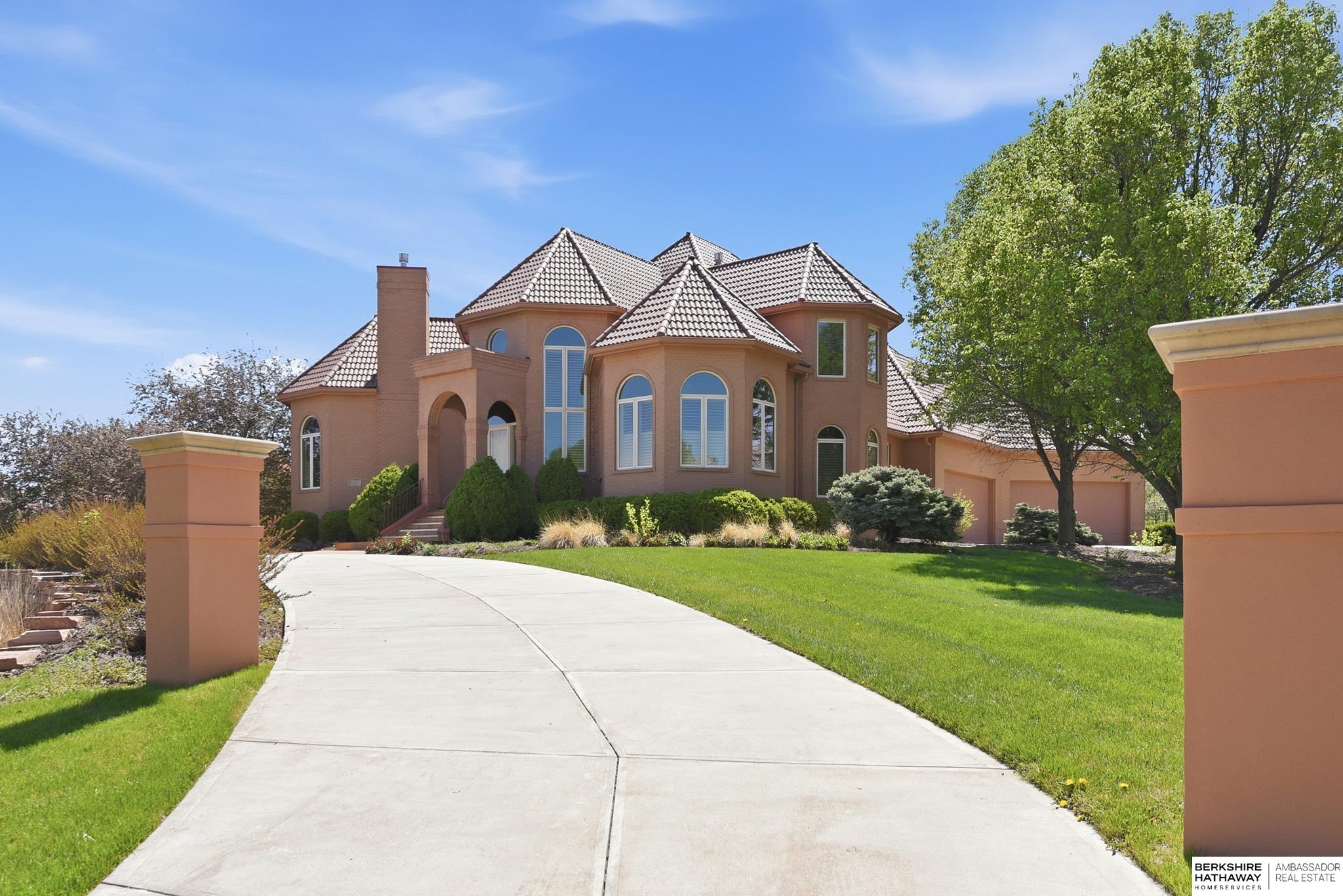Photo of 13707 Cuming Street Omaha NE 68154