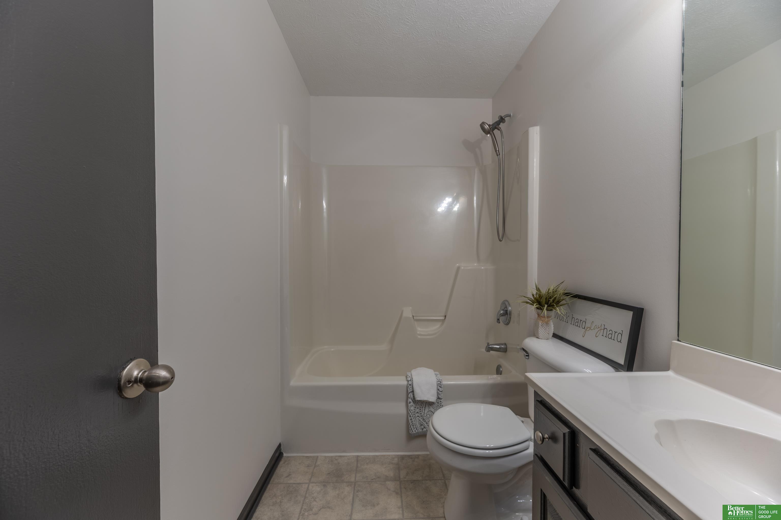 15818 Timberlane Drive, Omaha, NE, 68136