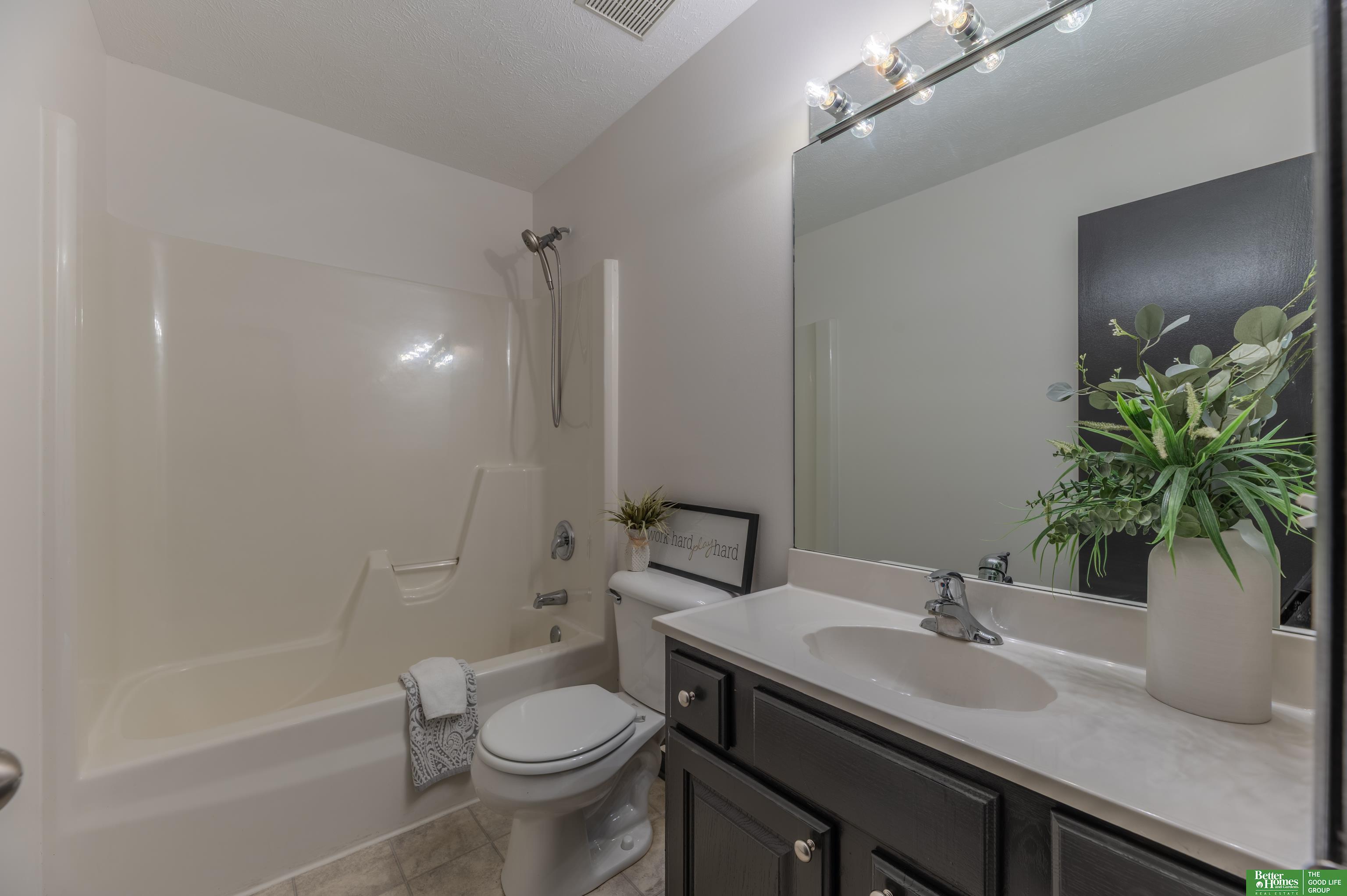 15818 Timberlane Drive, Omaha, NE, 68136