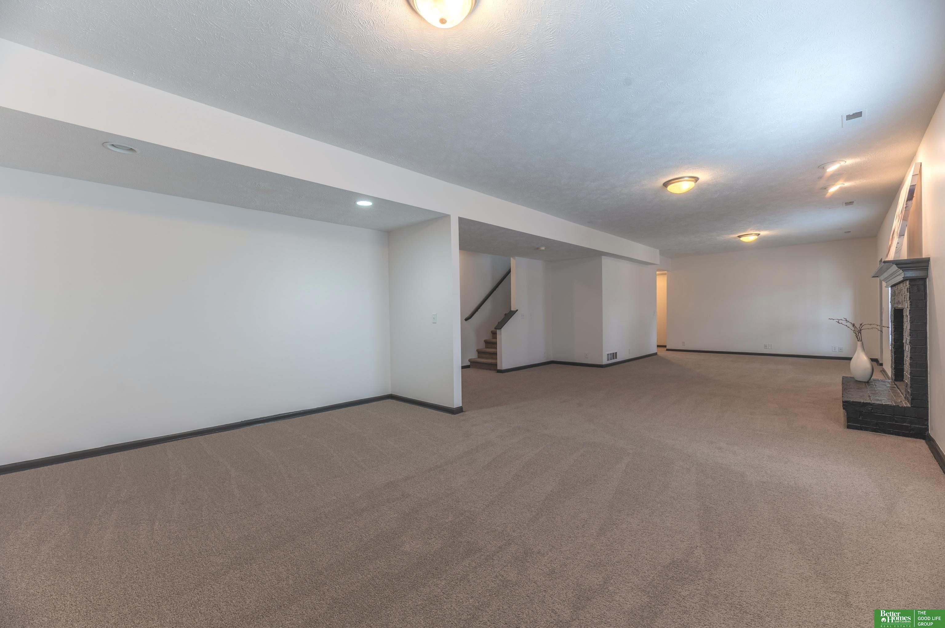 15818 Timberlane Drive, Omaha, NE, 68136