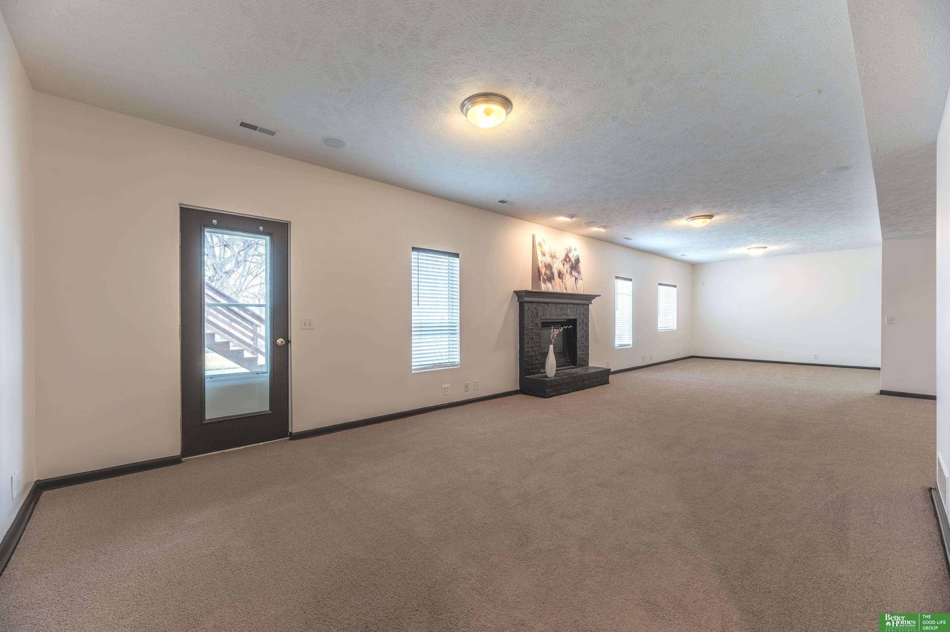 15818 Timberlane Drive, Omaha, NE, 68136