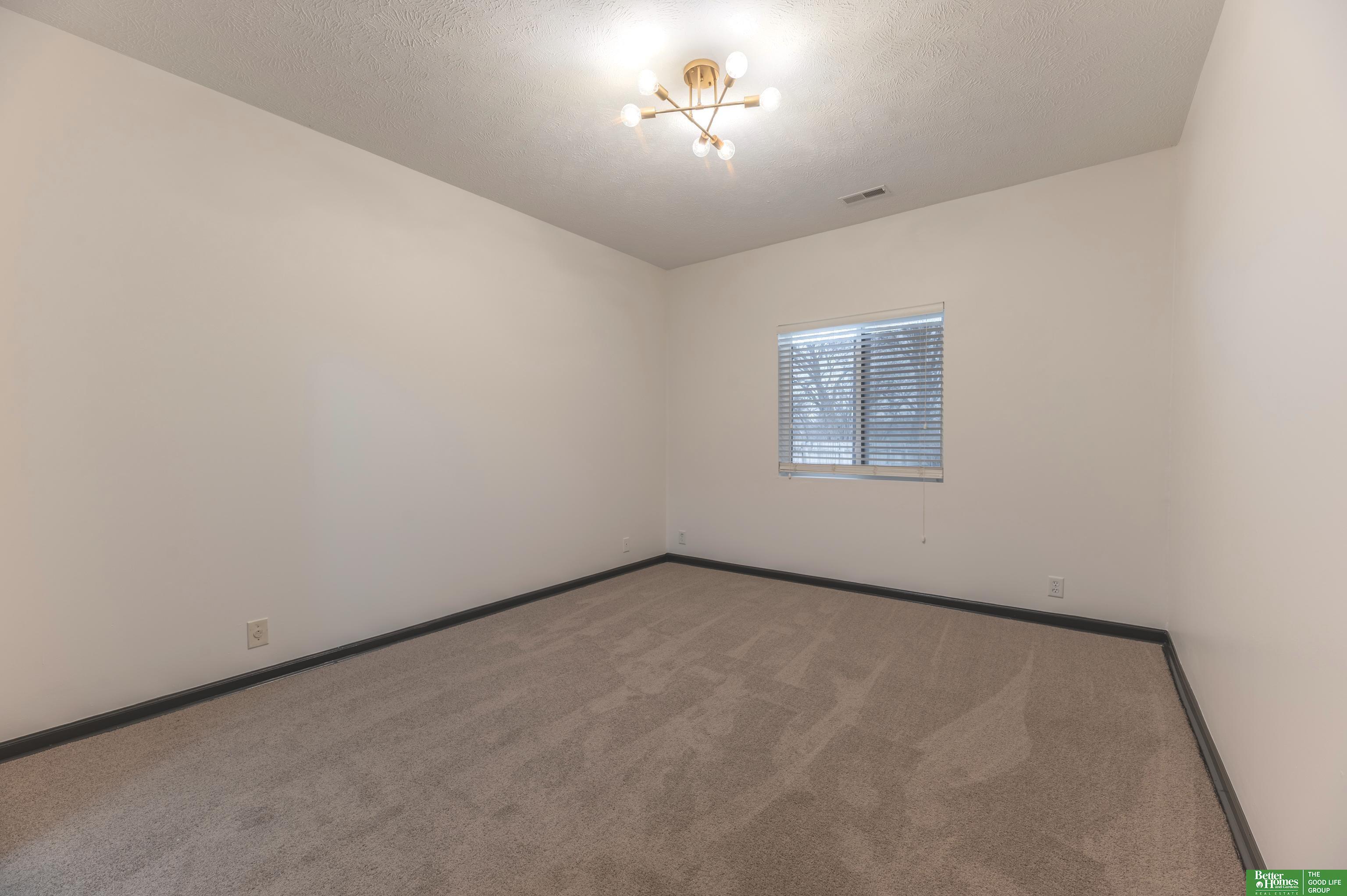 15818 Timberlane Drive, Omaha, NE, 68136