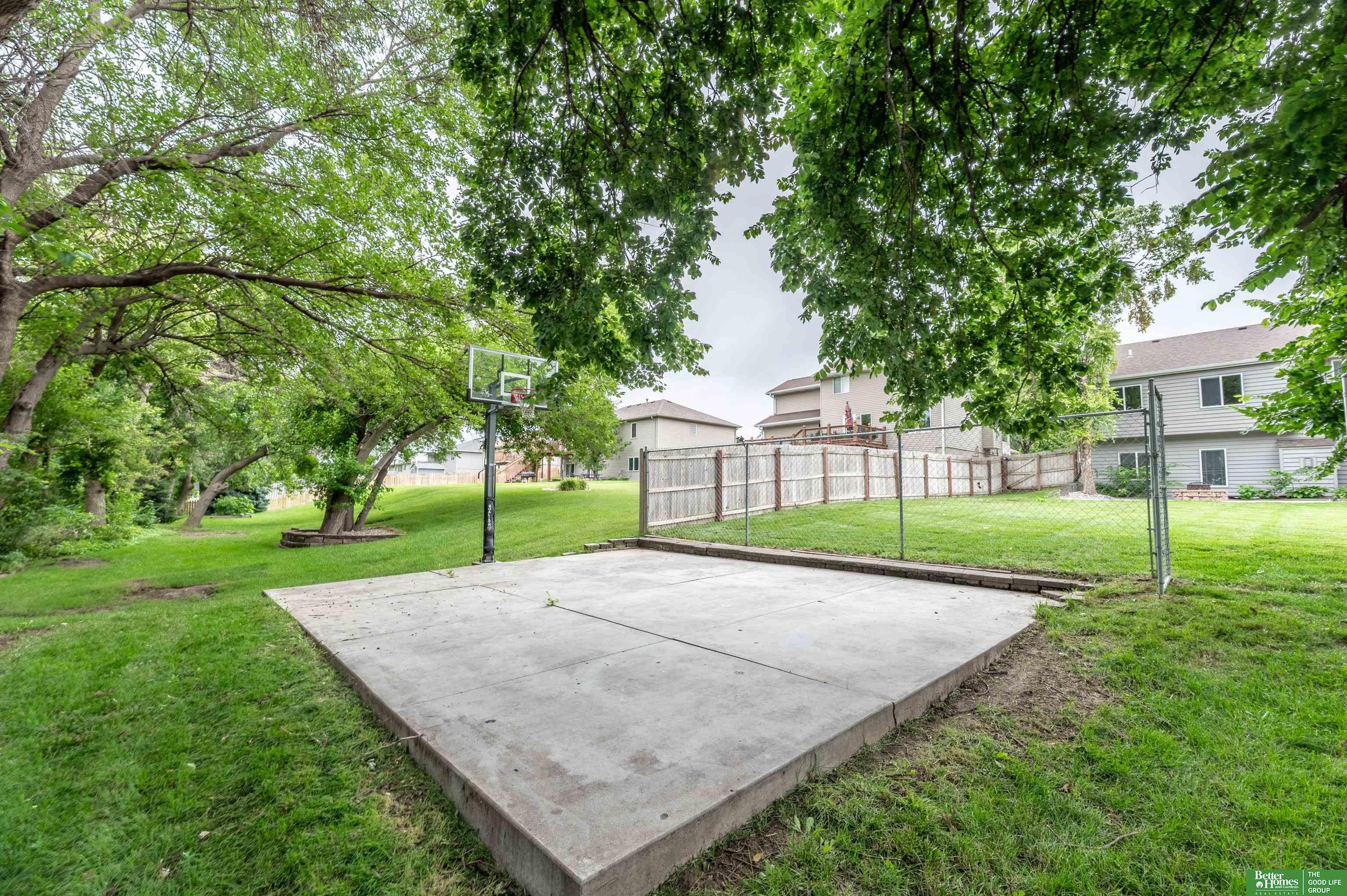 15818 Timberlane Drive, Omaha, NE, 68136