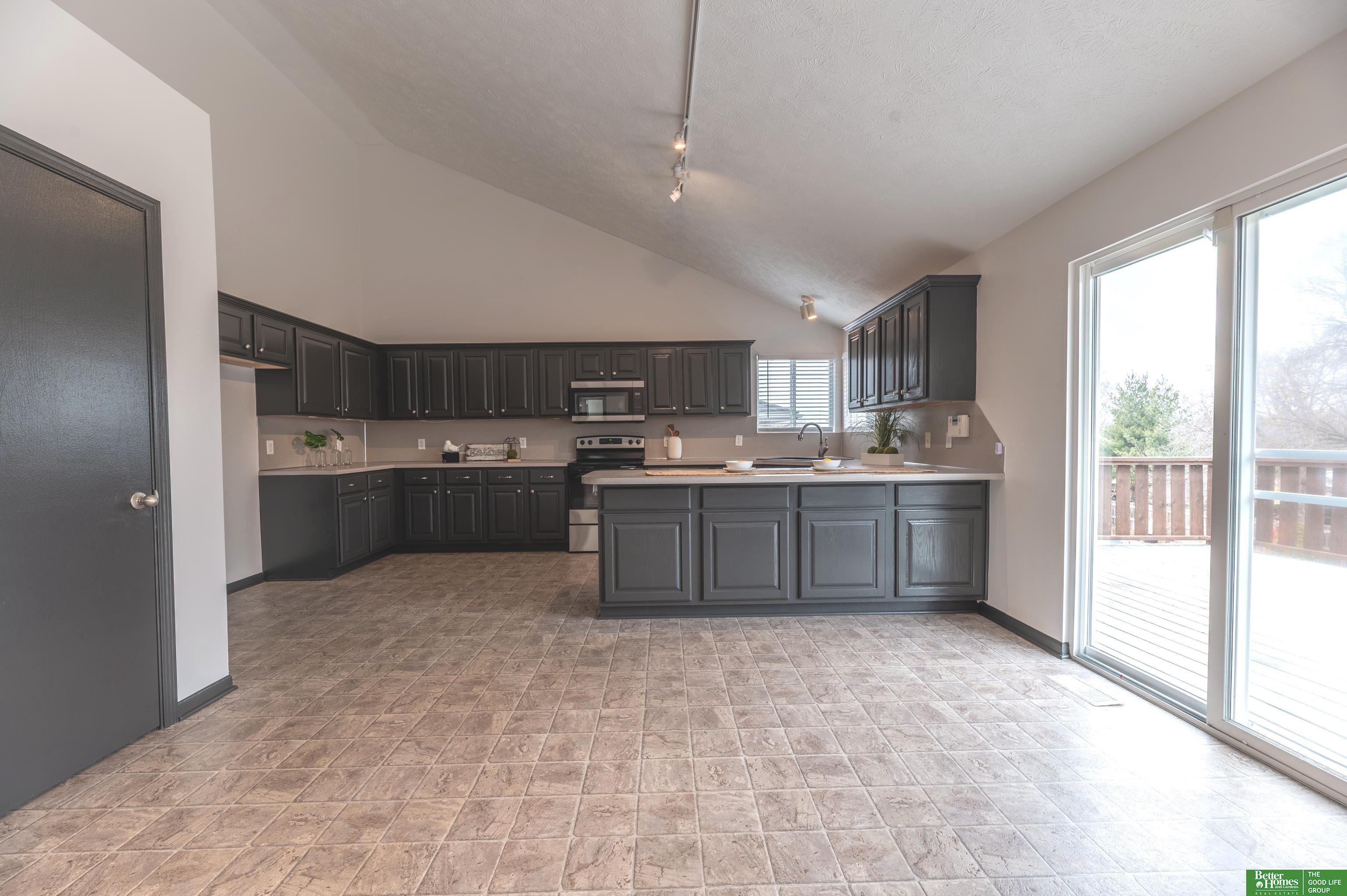 15818 Timberlane Drive, Omaha, NE, 68136