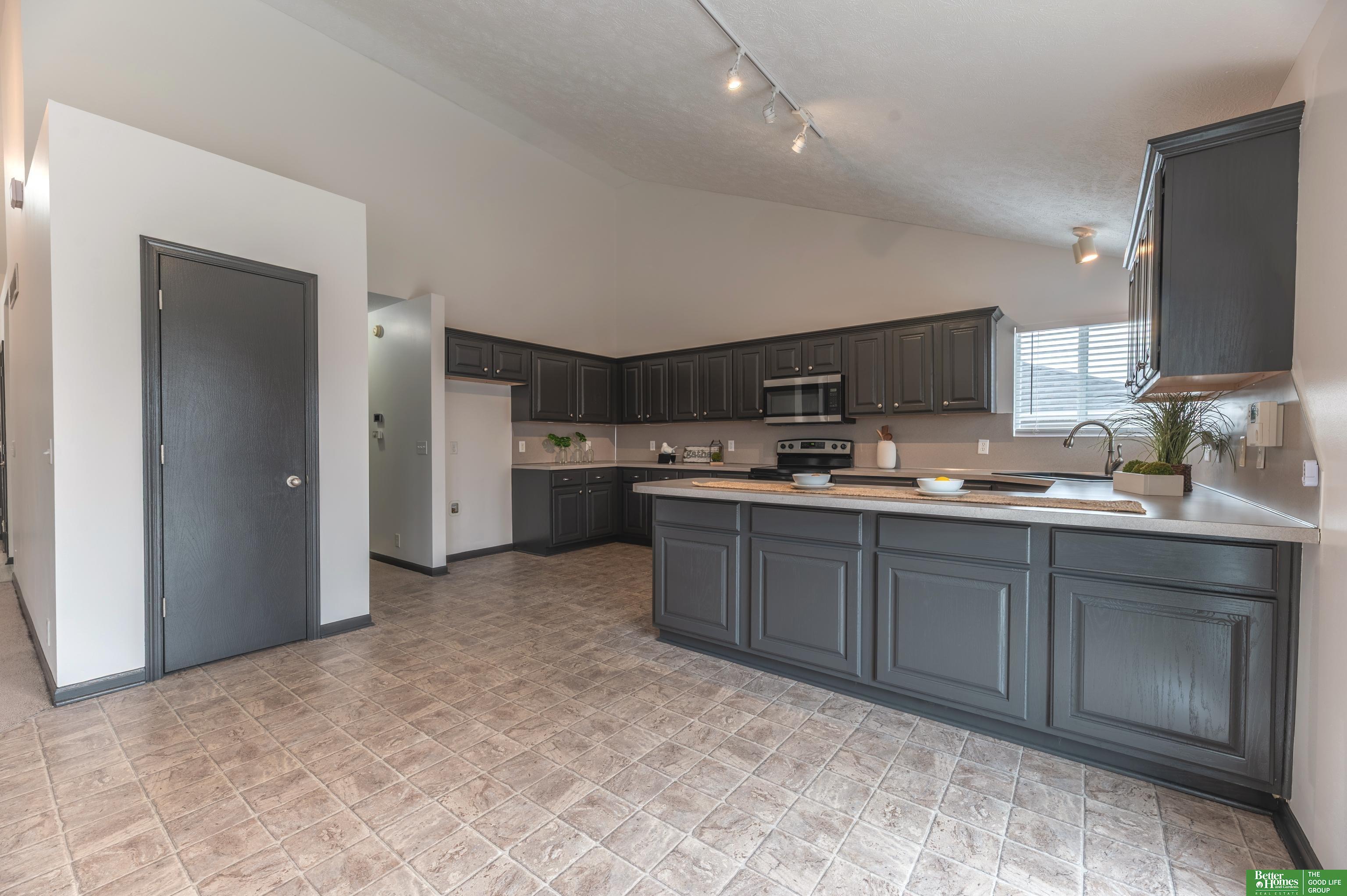 15818 Timberlane Drive, Omaha, NE, 68136