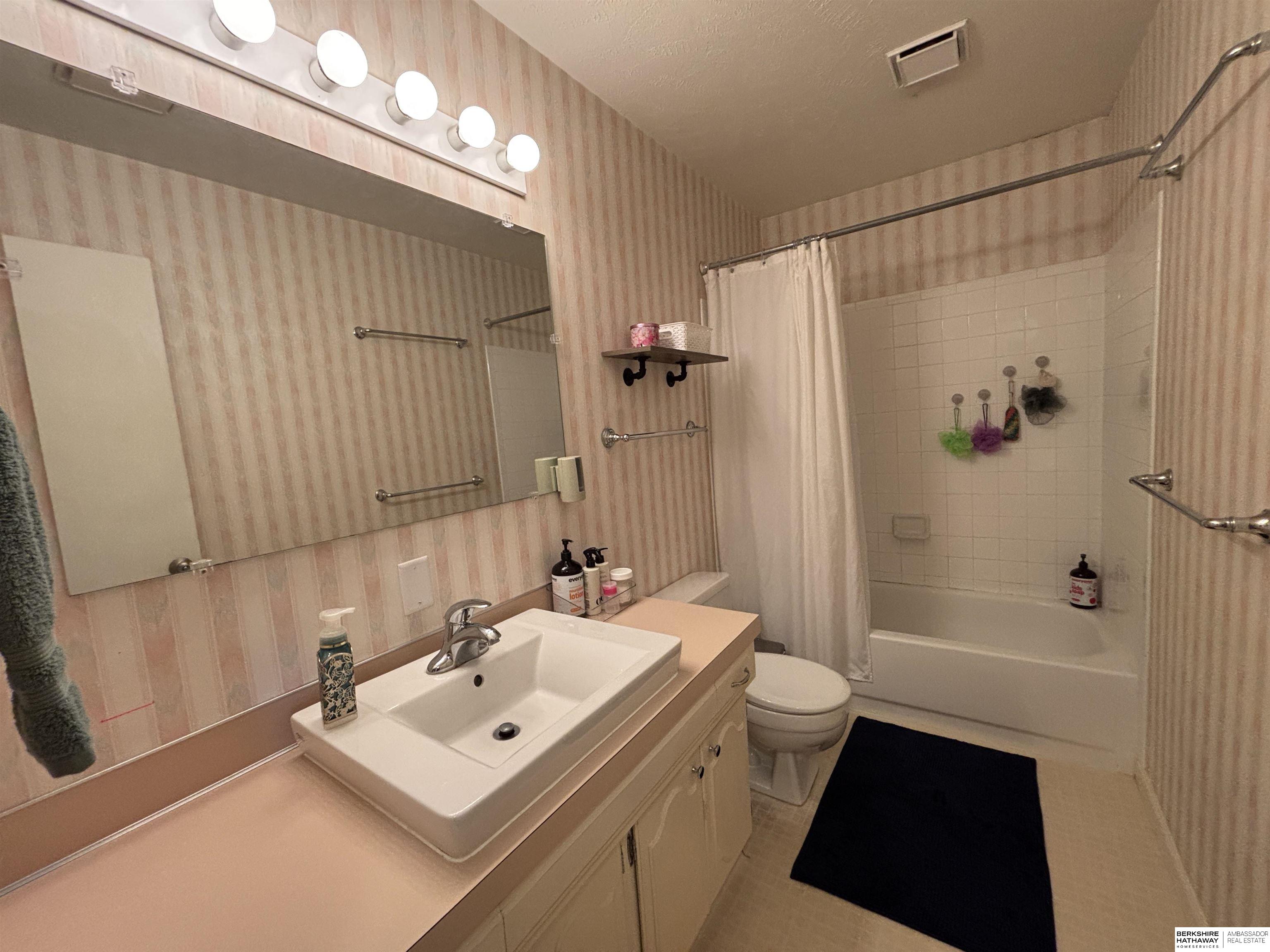 103 Kevin Circle, Bellevue, NE, 68005