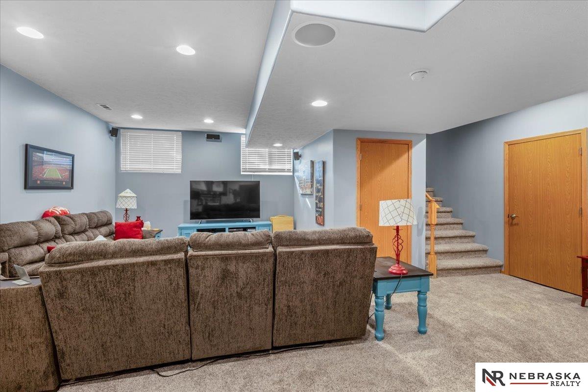 19315 Nina Circle, Omaha, NE, 68130