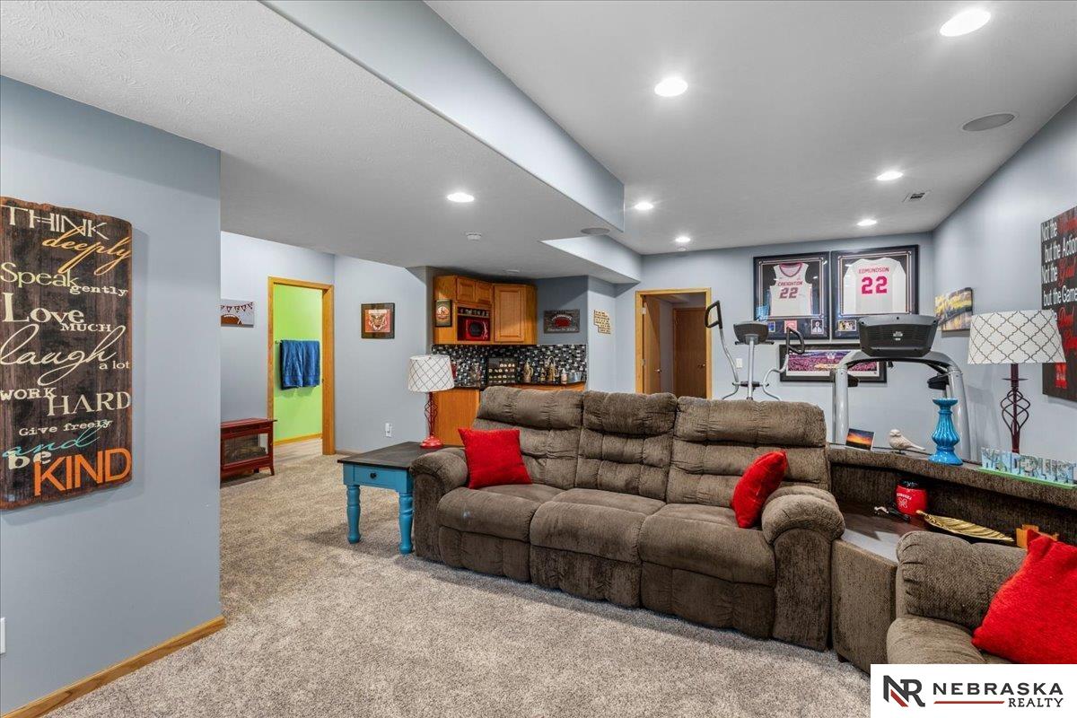 19315 Nina Circle, Omaha, NE, 68130