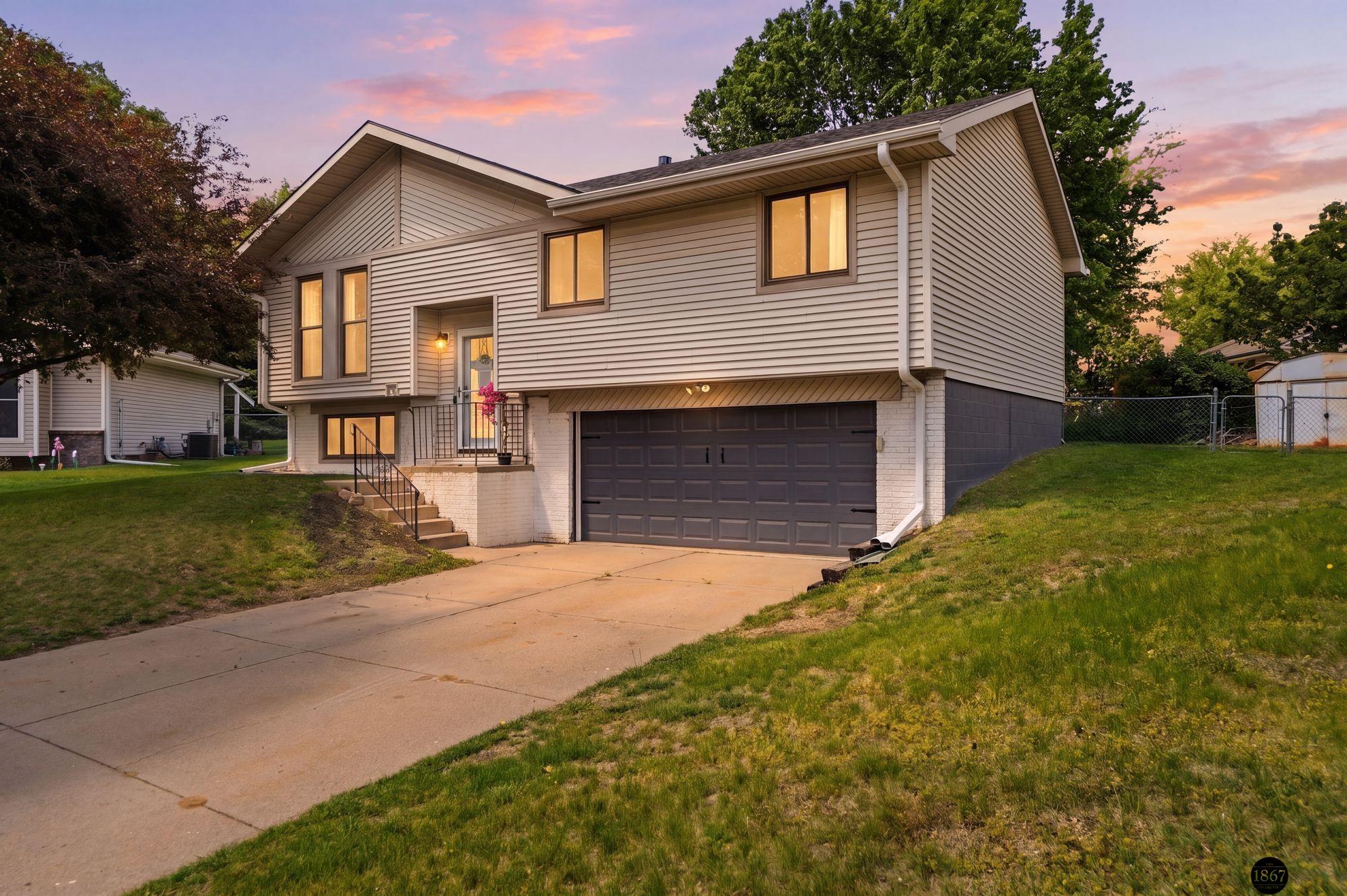 6130 W Beal