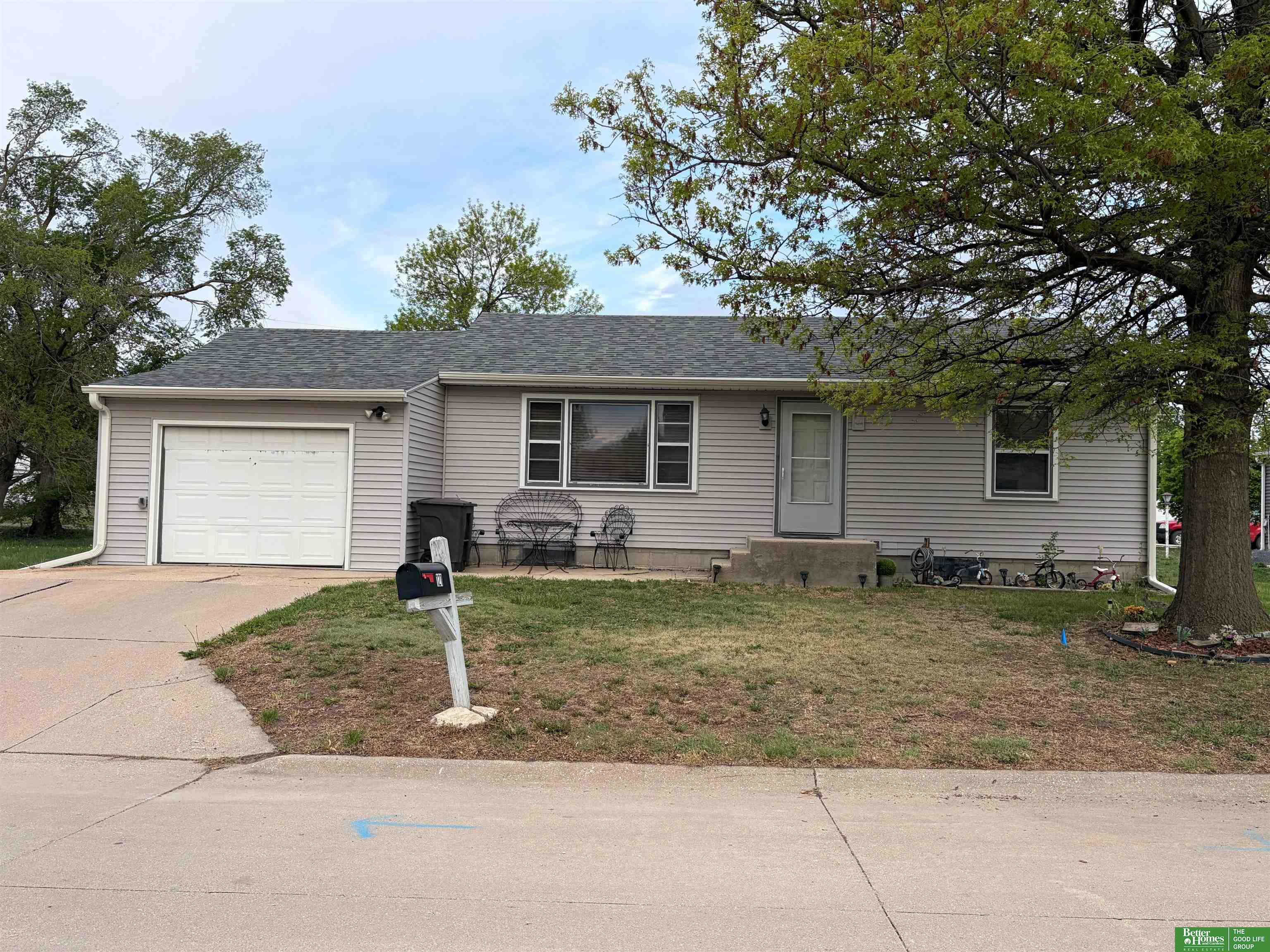 Photo of 121 N Iowa Avenue York NE 68647