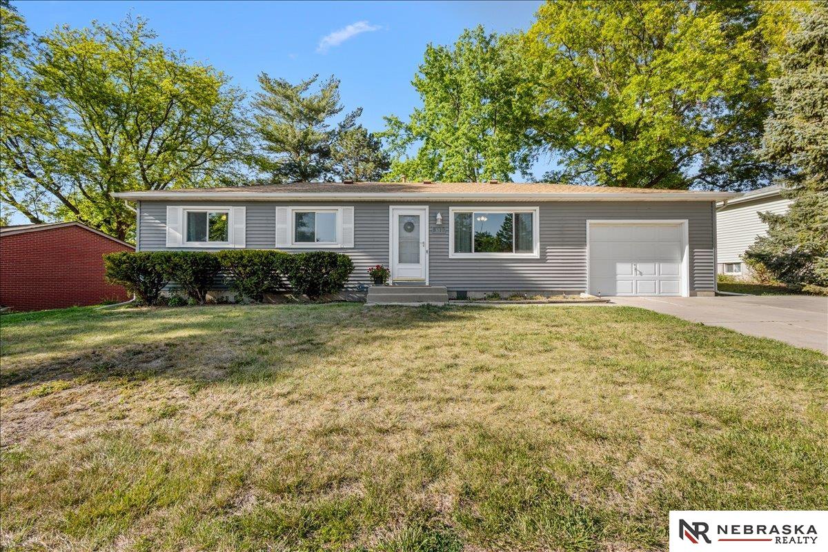 8310 Chestnut Lane, Lincoln