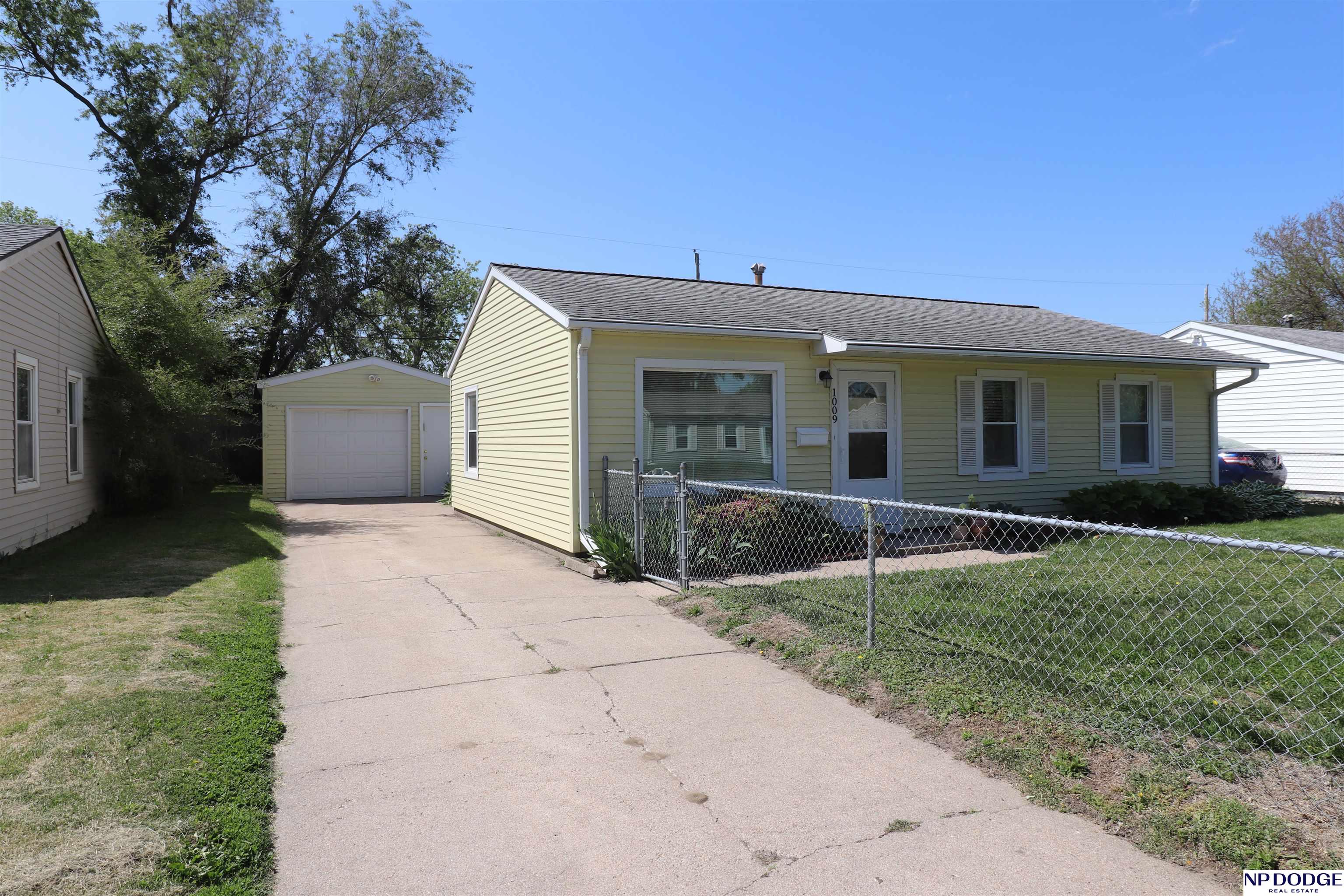 Photo of 1009 Hiatt Street Carter Lake IA 51510