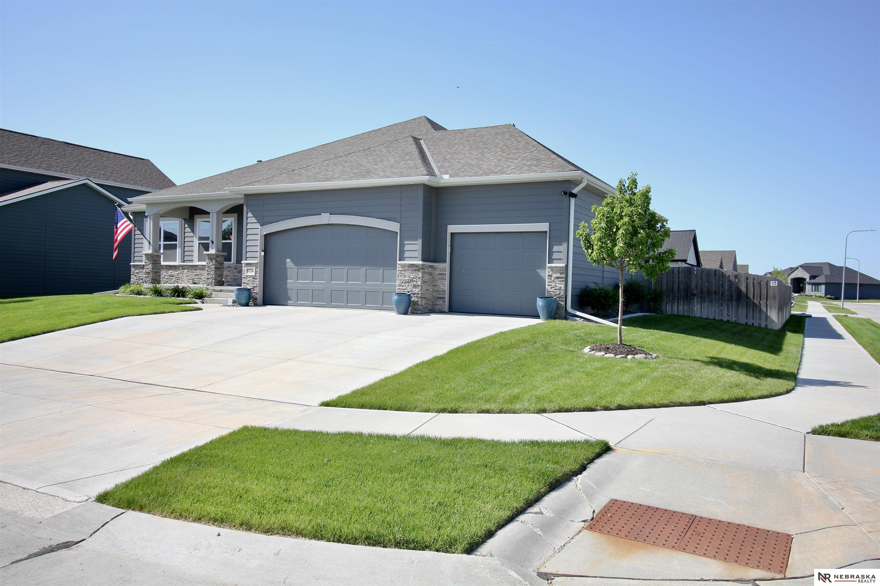 Photo of 9704 Pintail Drive Papillion NE 68046