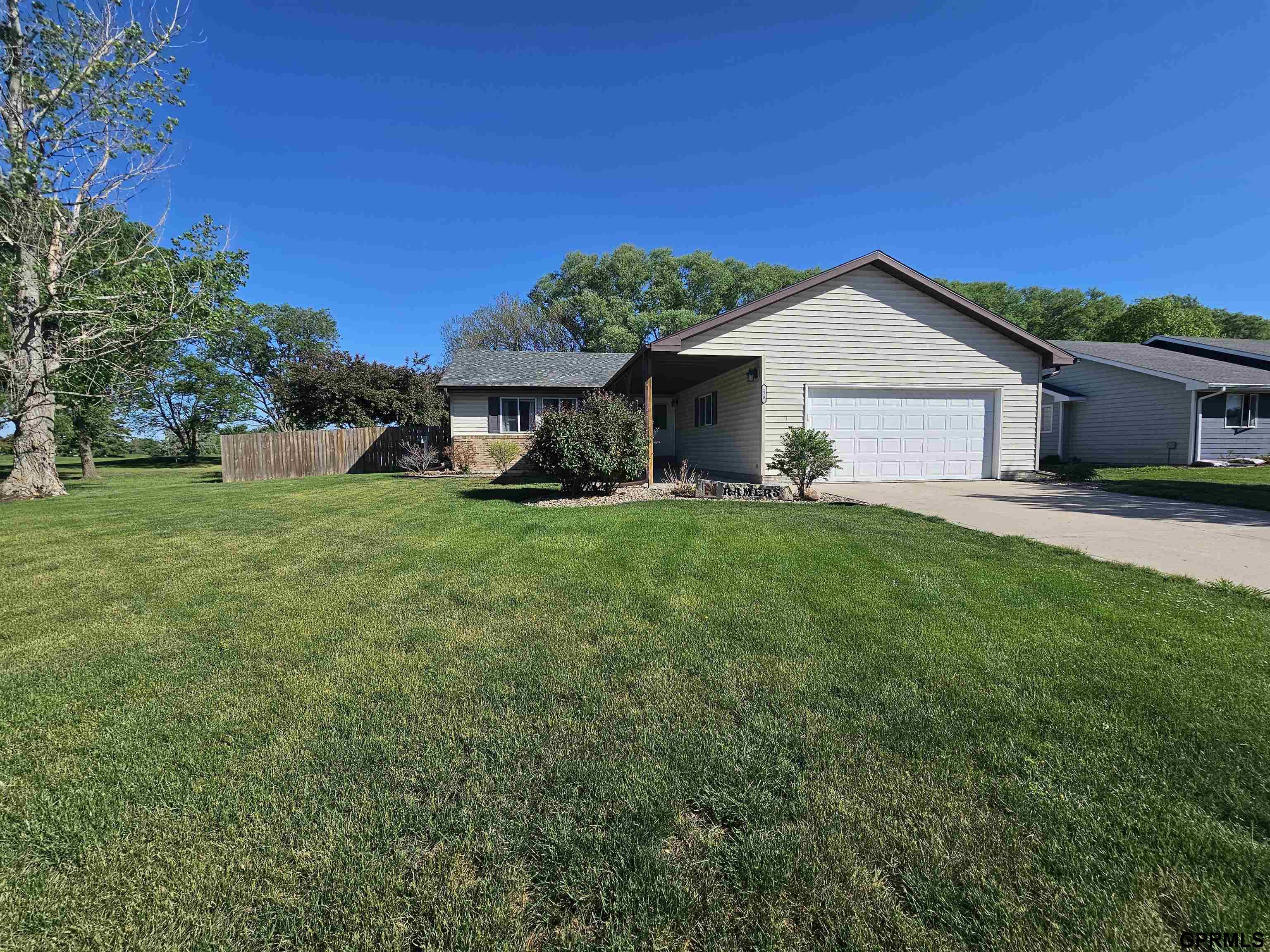 Photo of 120 Crooked Creek Circle Clay Center NE 68933