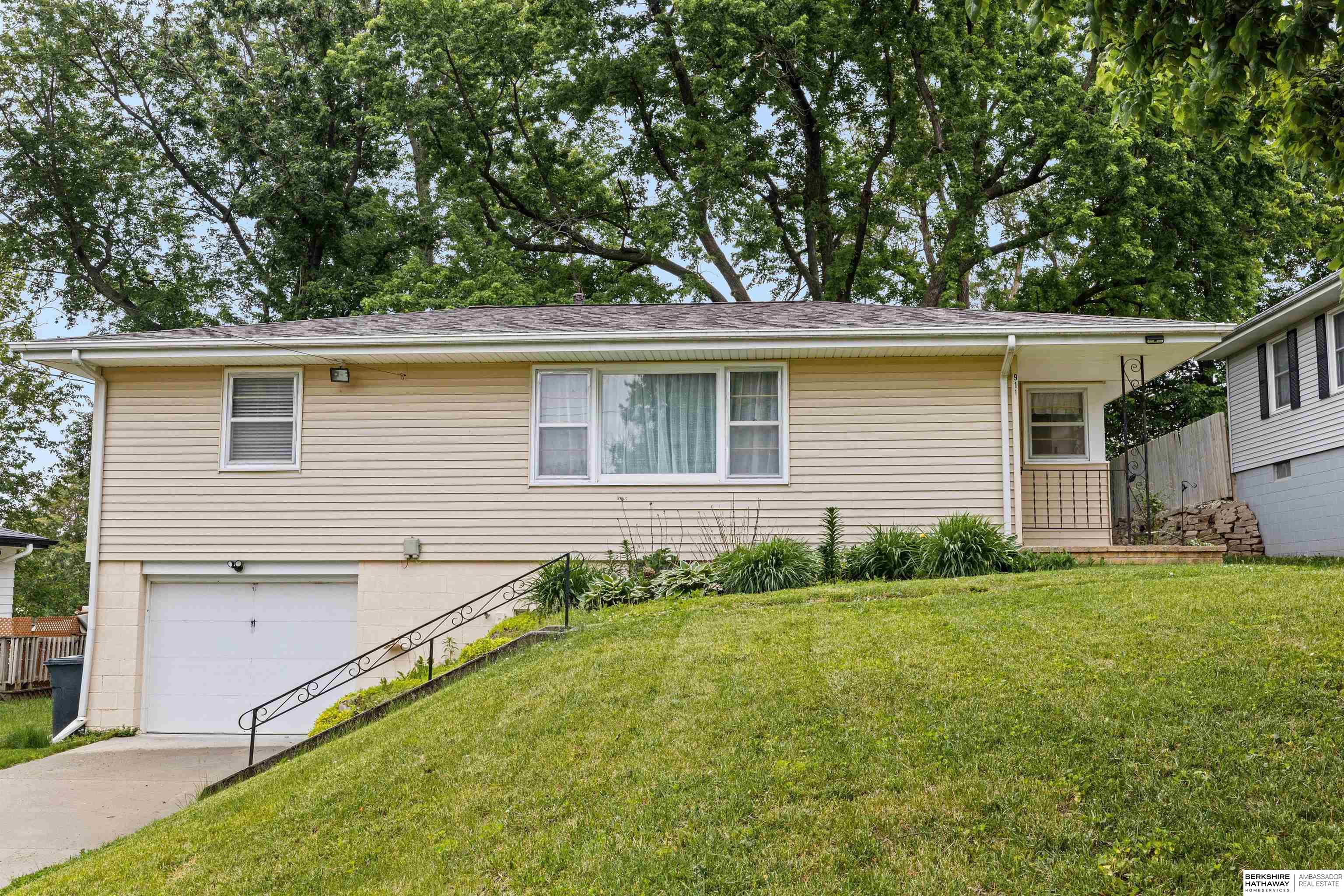 Photo of 911 Arnold Street Glenwood IA 51534