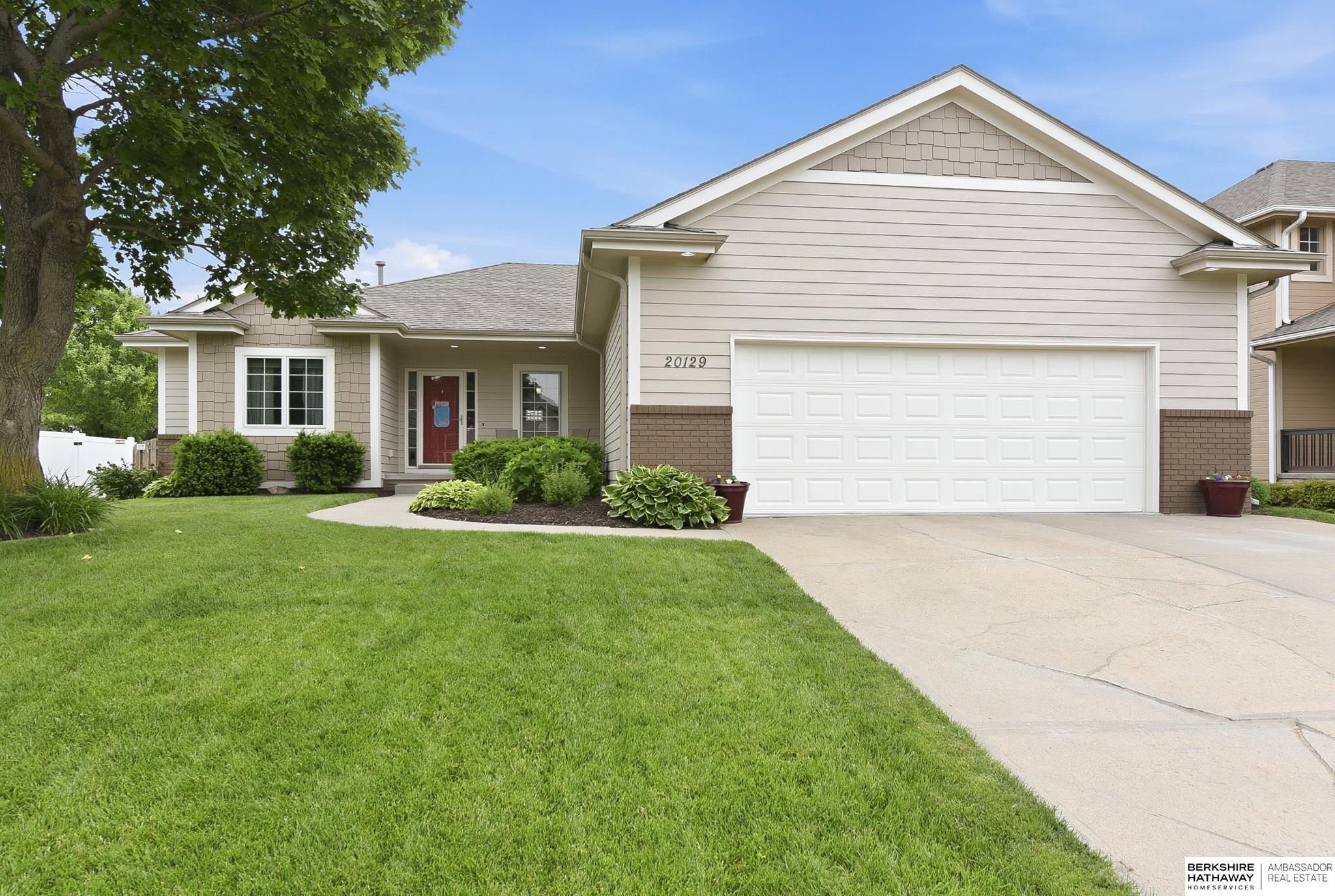 Photo of 20129 Douglas Street Omaha NE 68022
