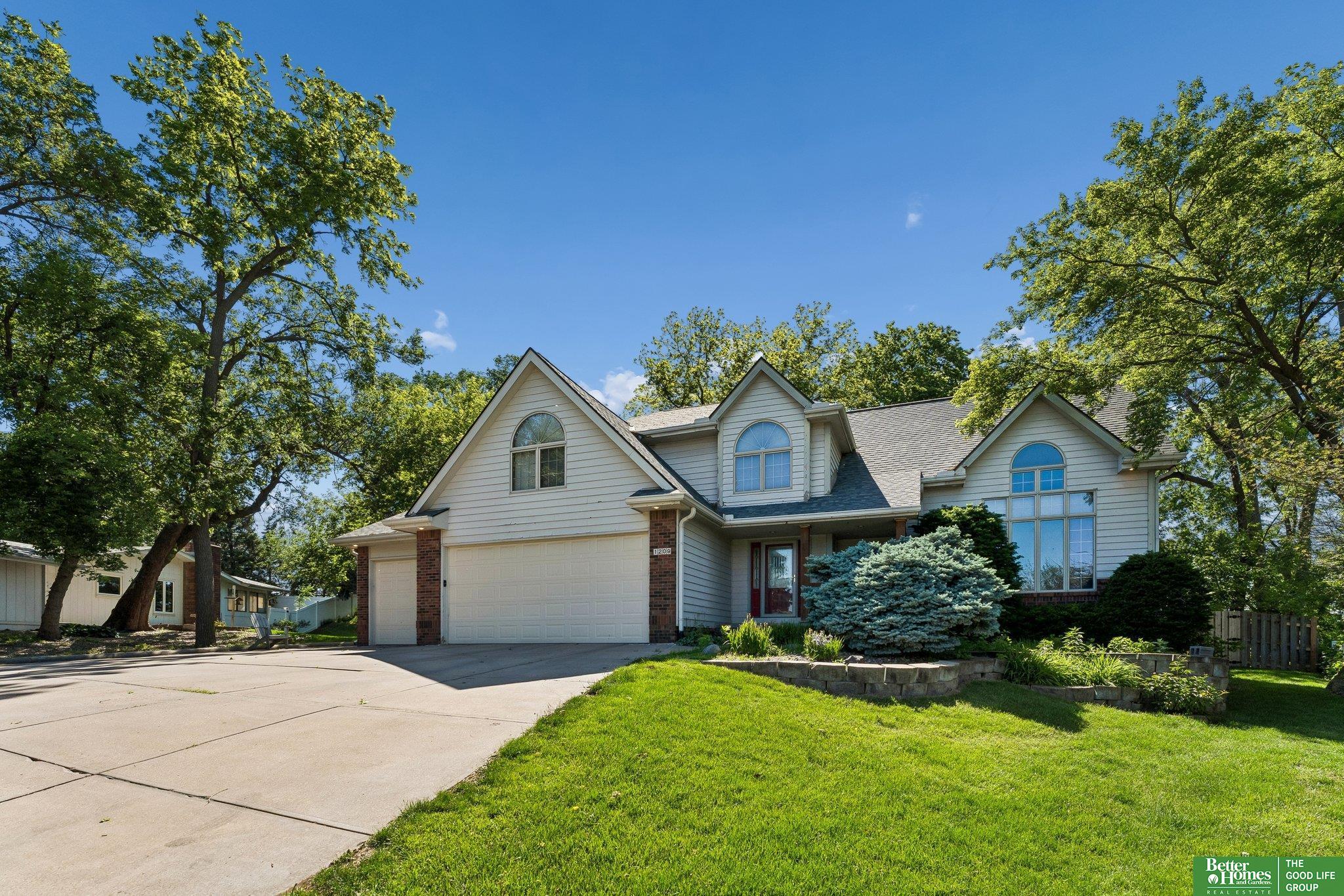 Photo of 1209 Cottonwood Circle Papillion NE 68133