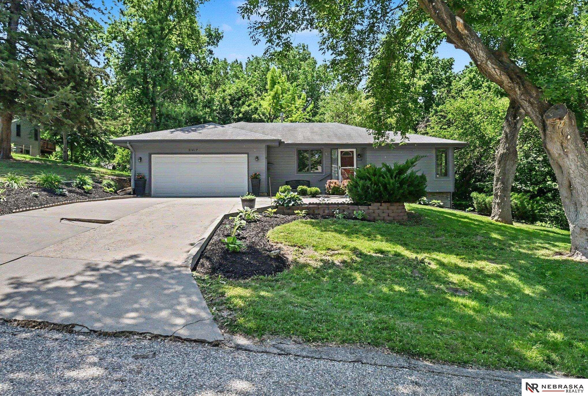 Photo of 21417 Ridgewood Road Omaha NE 68022